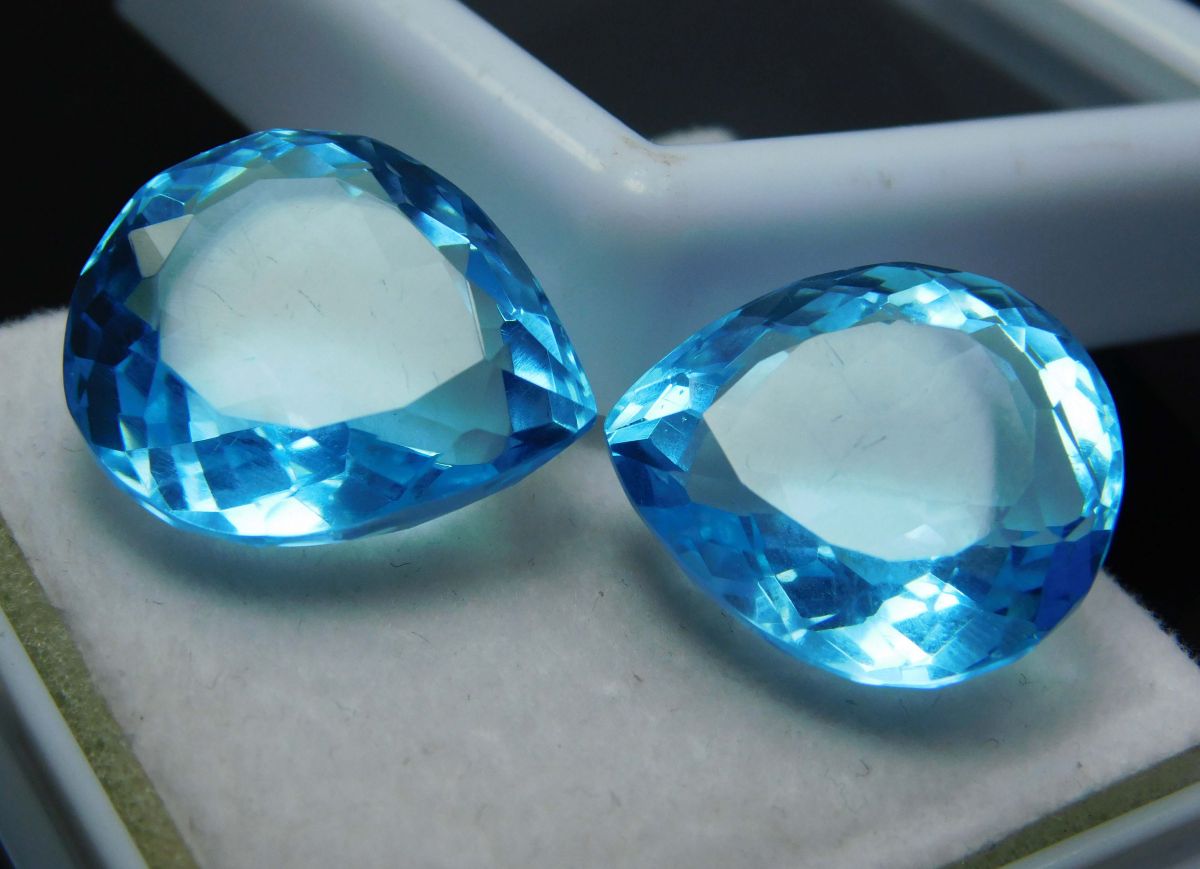 30 Carat Ocean Blue Aquamarine Pear Cut Gemstone Pair on White Box - Certified A++ Quality