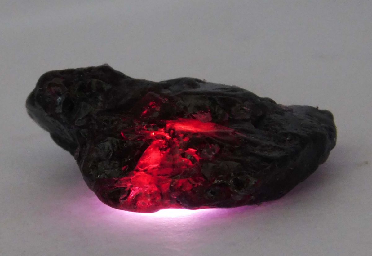 african garnet stone