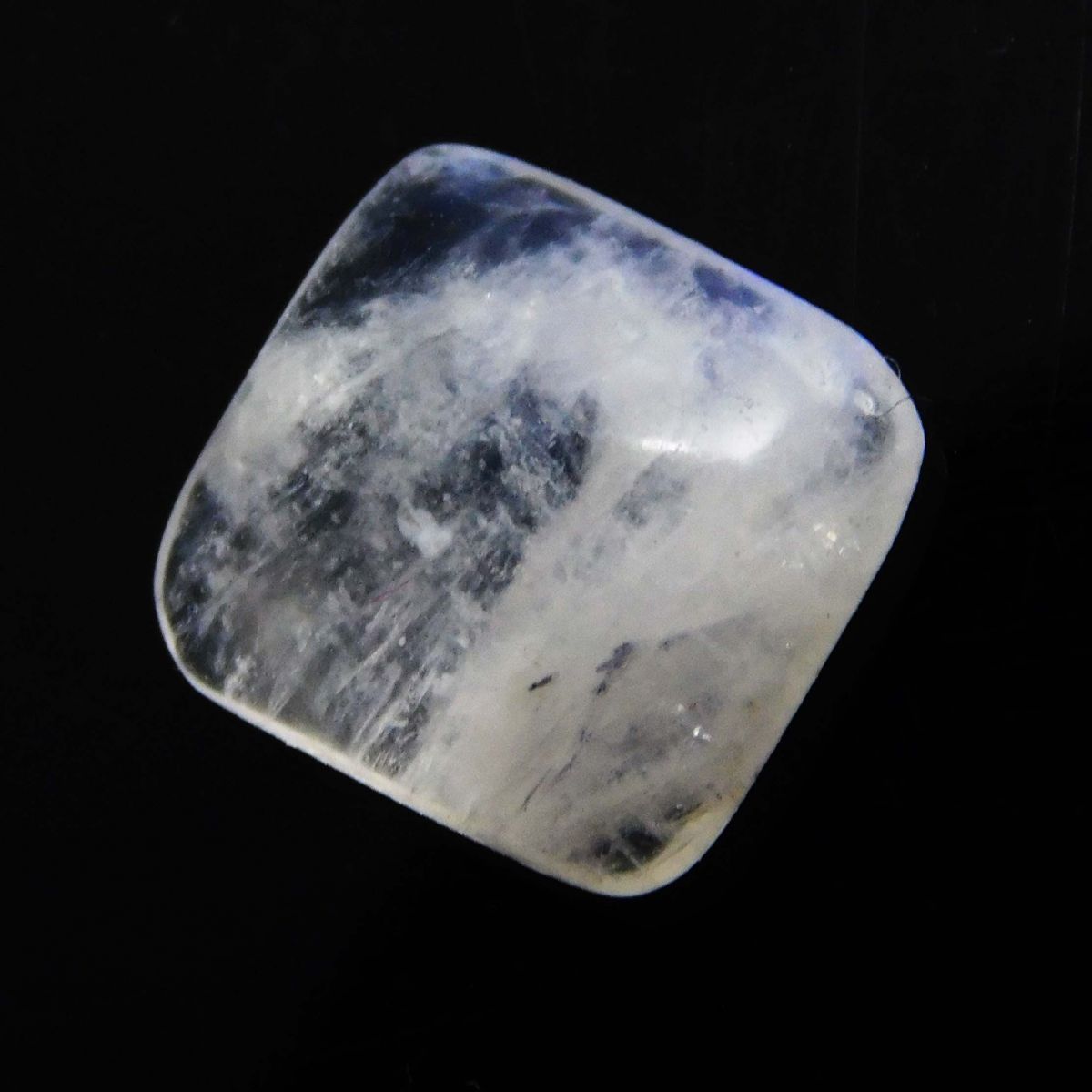 Loose natural moonstone cabochon 2.95 carat – angled view
