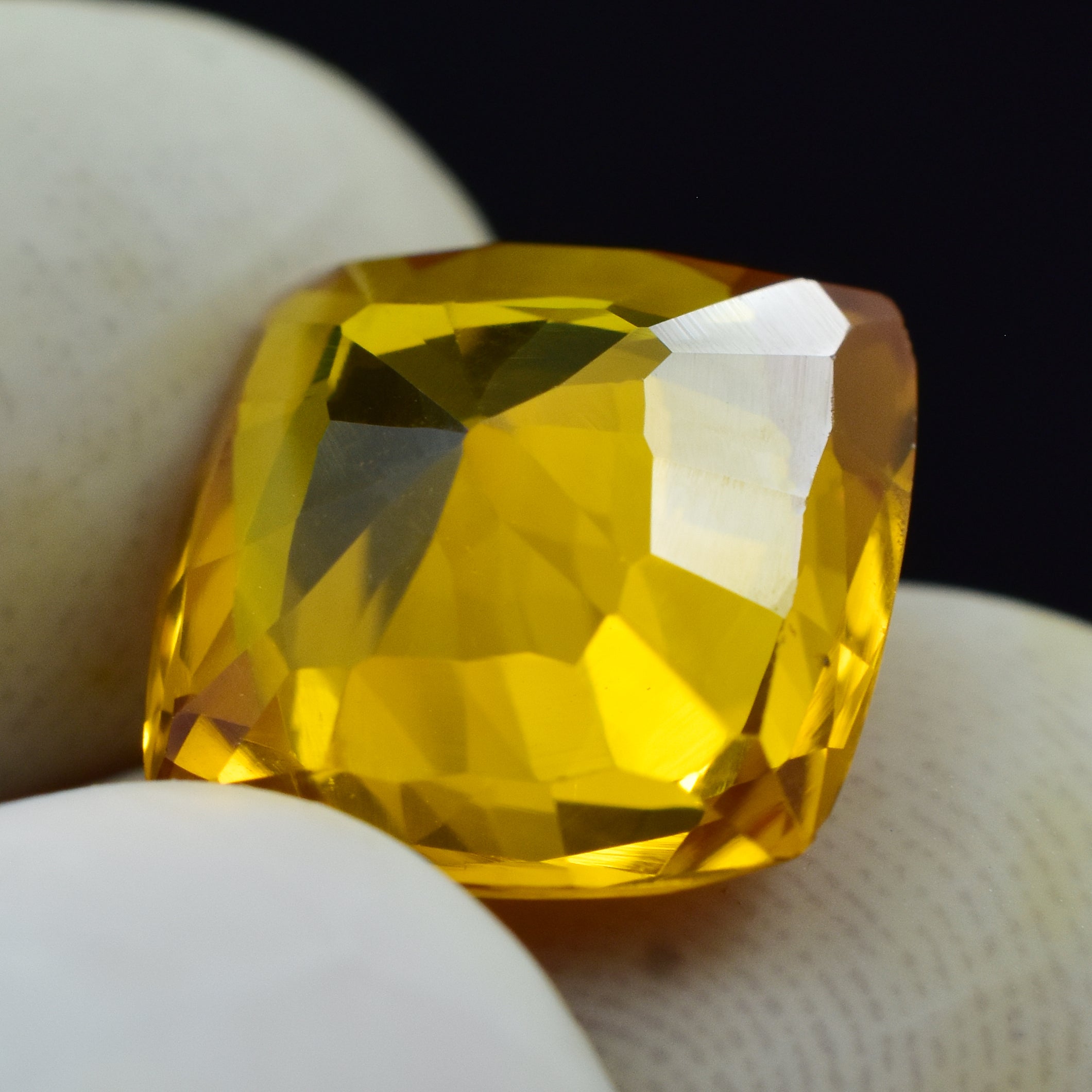 Best Certified Symbolism Sapphire Gem 7.45 Carat Square Cushion Cut Beautiful Yellow Sapphire Natural Loose Gemstone
