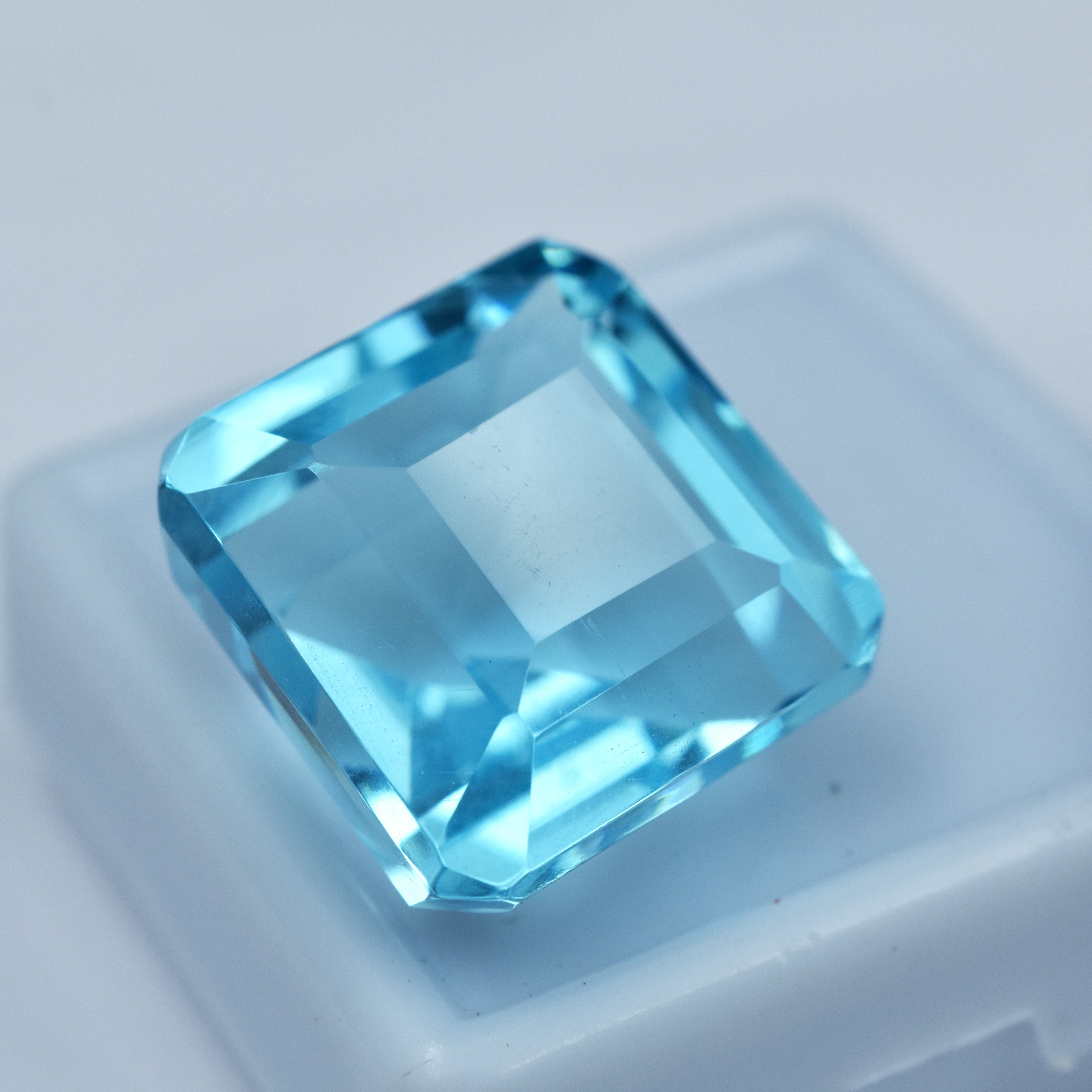 Improve - Communication and Expression & Physical Health Natural Aquamarine 12.85 Ct Square Shape Natural Certified | Bumper Offer | Free Delivery & Gift
