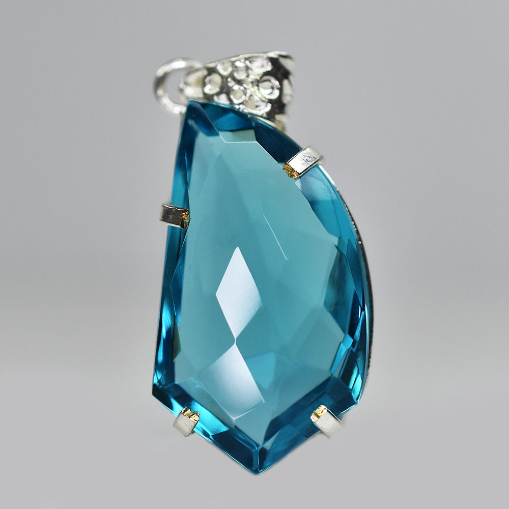 natural sapphire pendant
