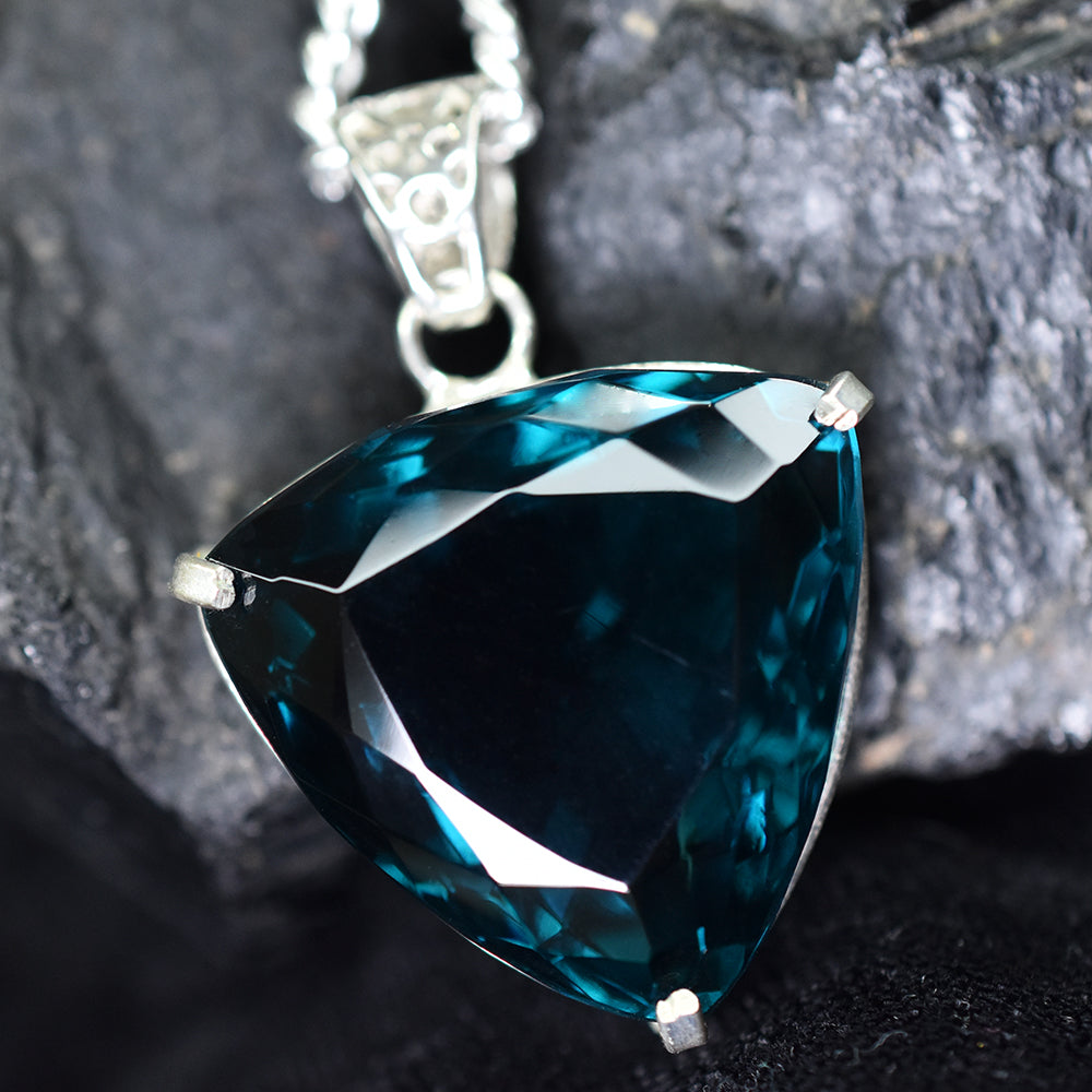 natural sapphire pendant