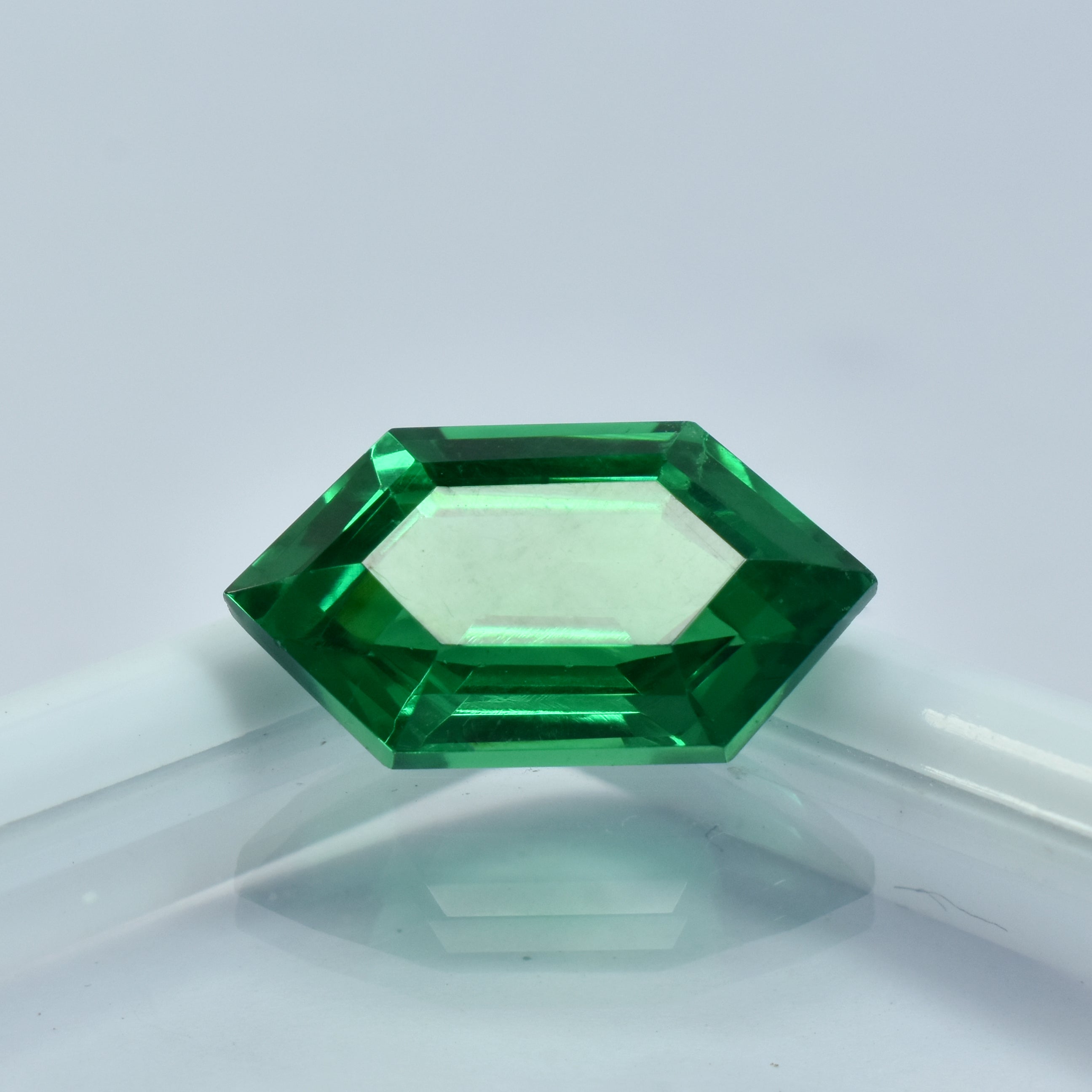 Tsavorite Natural Green Garnet Fancy Shape 10.75 Carat Certified Garnet Loose Gemstone Brazilian Stone