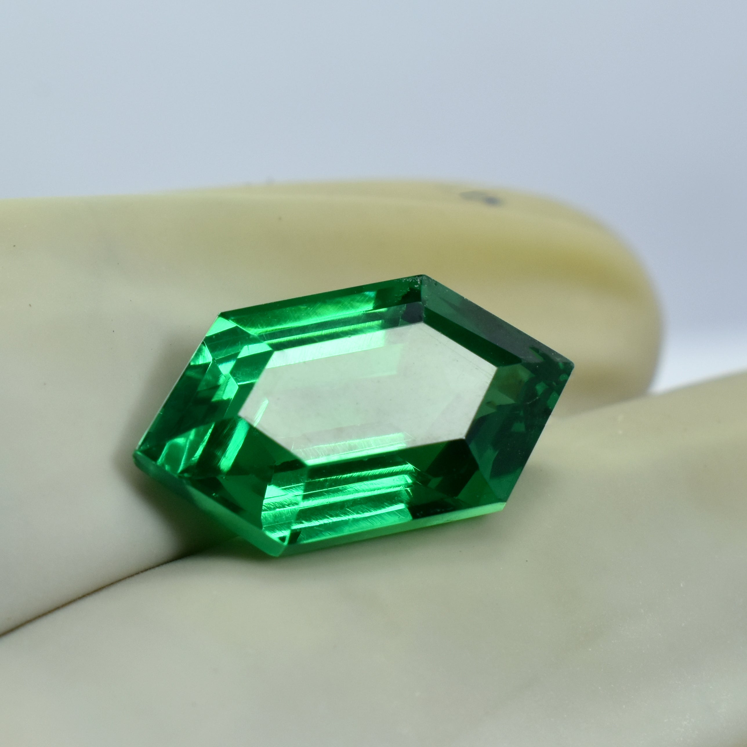 Tsavorite Natural Green Garnet Fancy Shape 10.75 Carat Certified Garnet Loose Gemstone Brazilian Stone