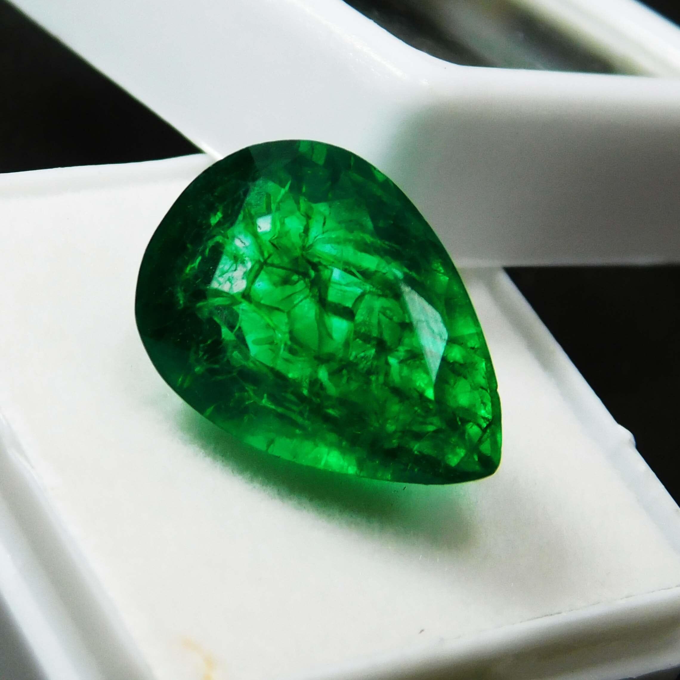 16.92 Carat Natural Green Colombian Emerald Certified Loose Gemstones Best Engagement Rings gemsbuild 