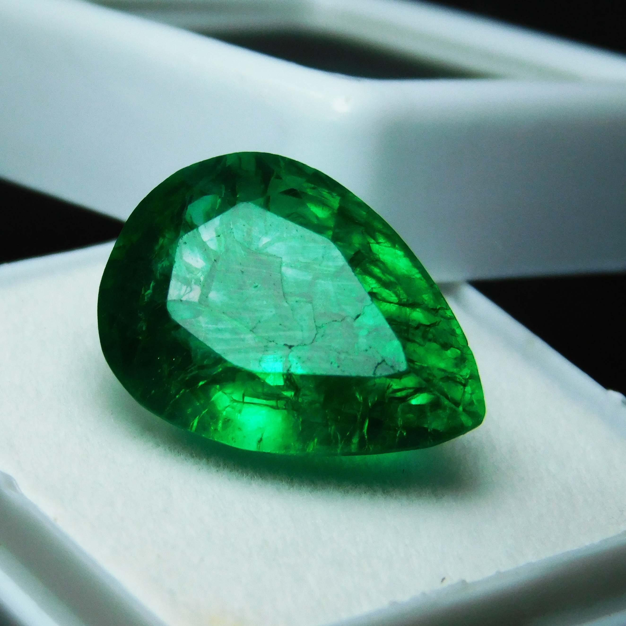 16.92 Carat Natural Green Colombian Emerald Certified Loose Gemstones Best Engagement Rings gemsbuild 