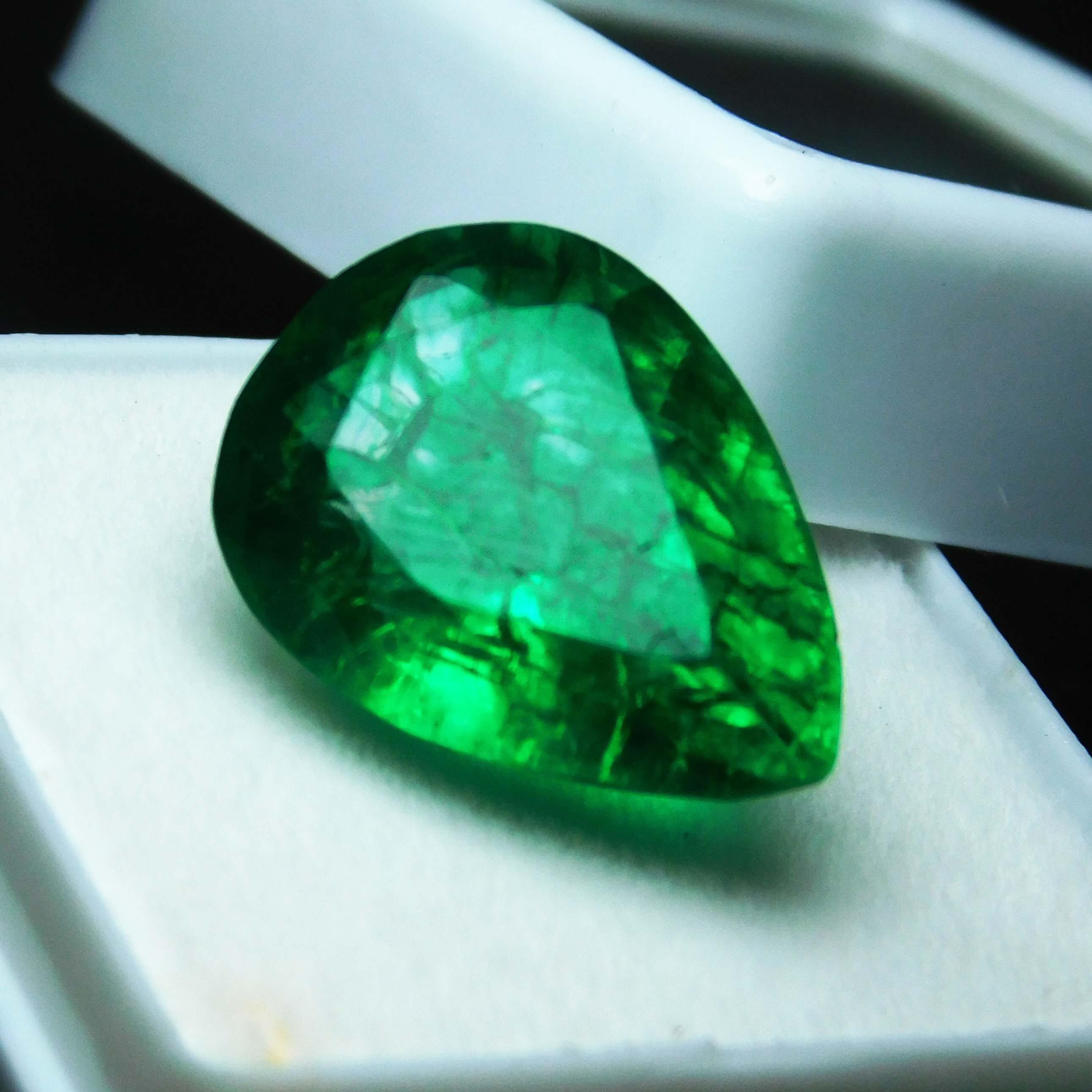 16.92 Carat Natural Green Colombian Emerald Certified Loose Gemstones Best Engagement Rings gemsbuild 