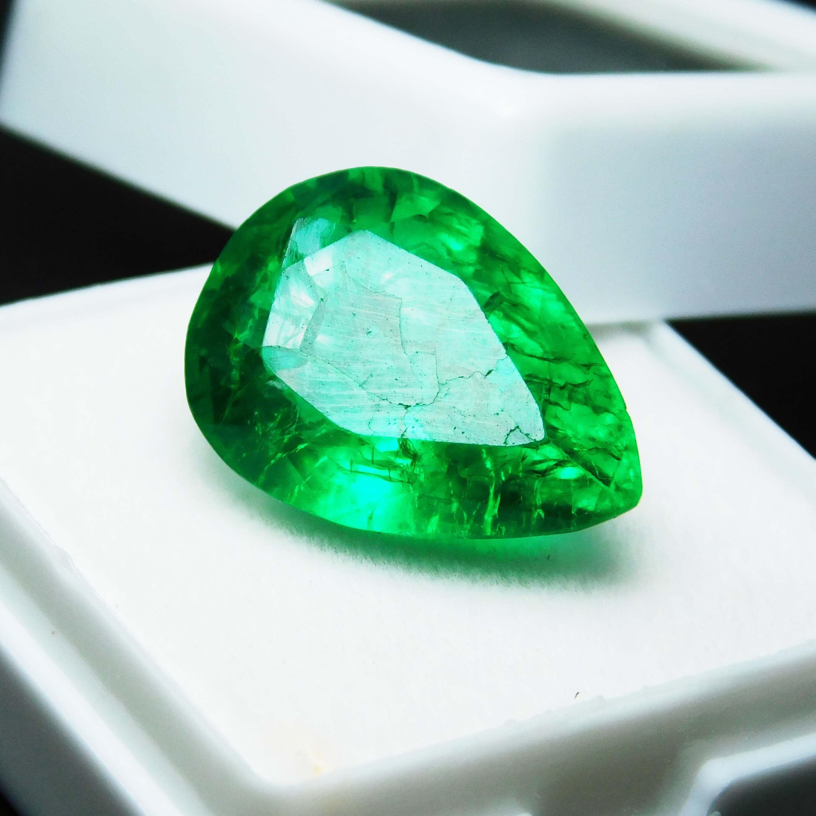 16.92 Carat Natural Green Colombian Emerald Certified Loose Gemstones Best Engagement Rings gemsbuild 