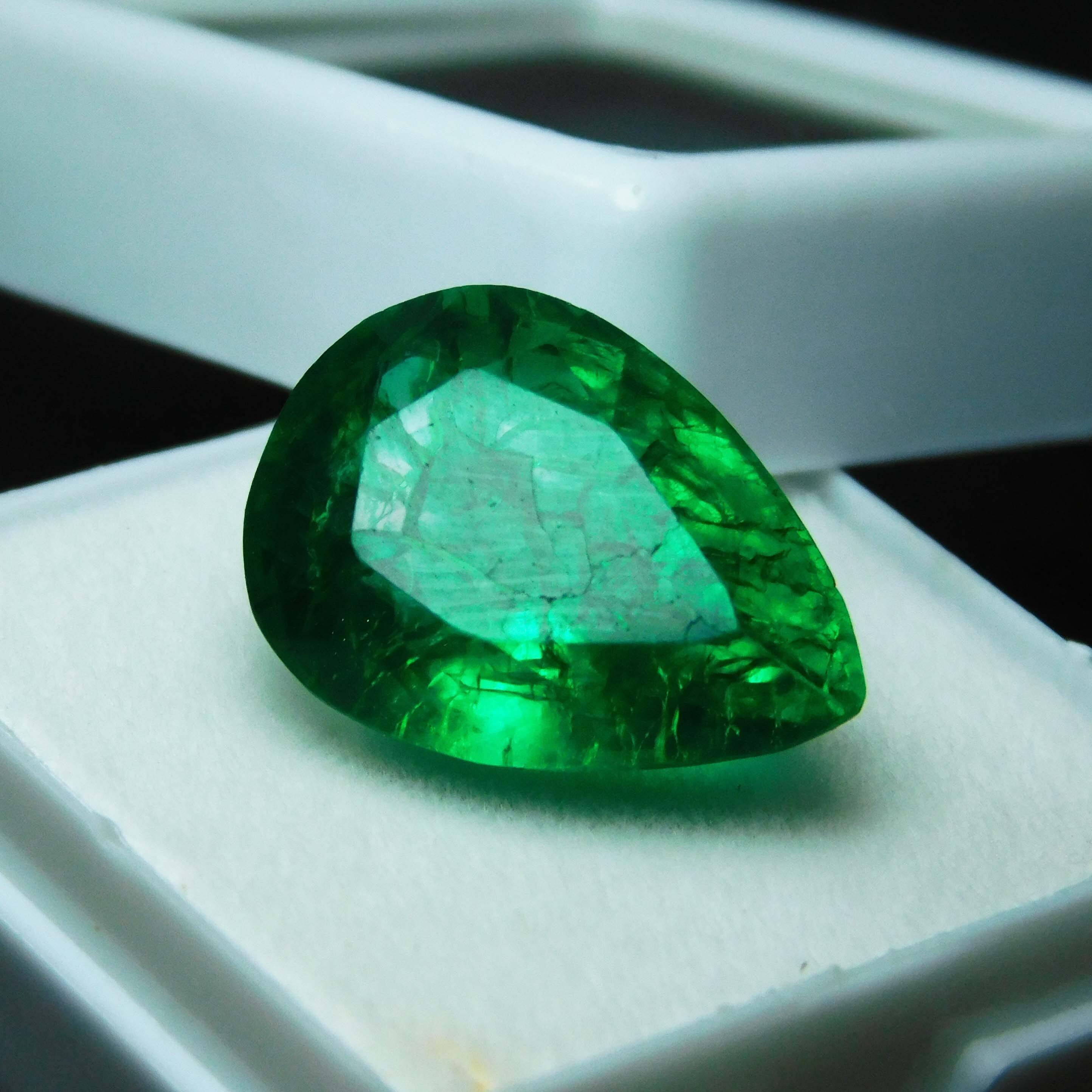 16.92 Carat Natural Green Colombian Emerald Certified Loose Gemstones Best Engagement Rings gemsbuild 