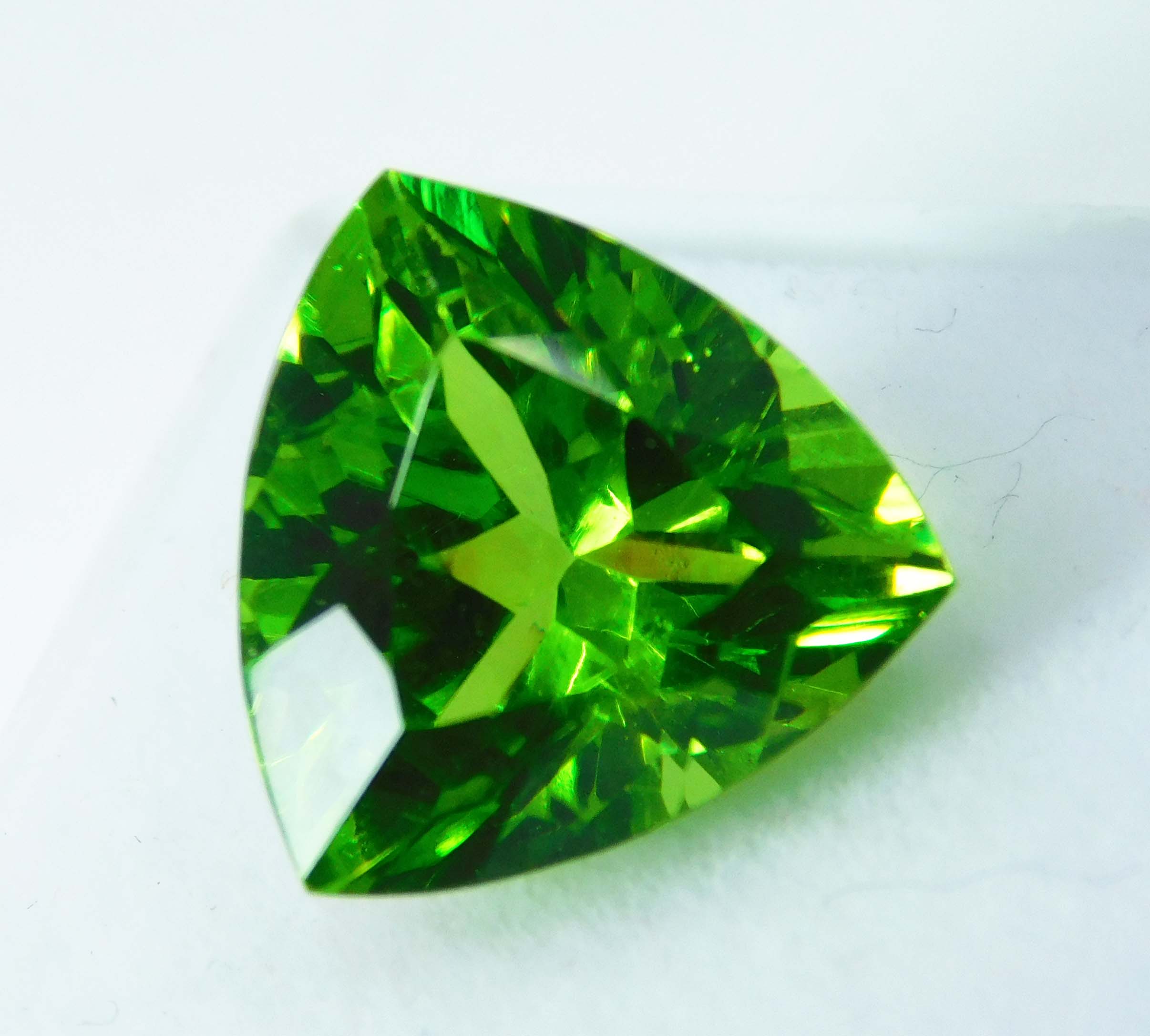 9.90 Ct Trillion Cut Natural CERTIFIED Peridot Green Loose Gemstone