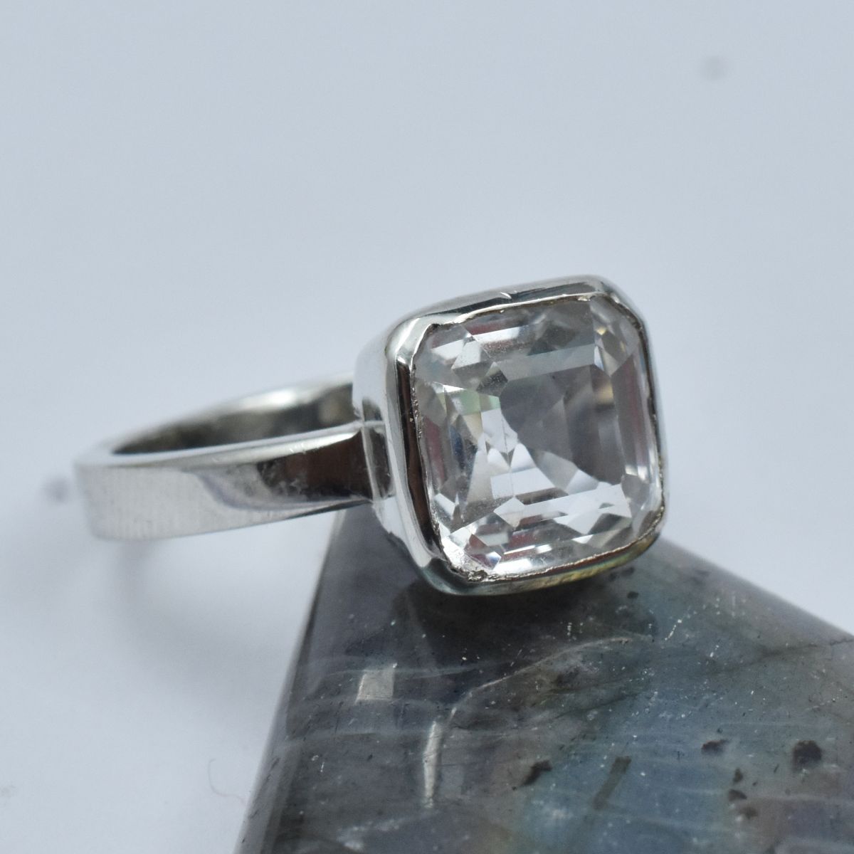 sapphire engagement ring