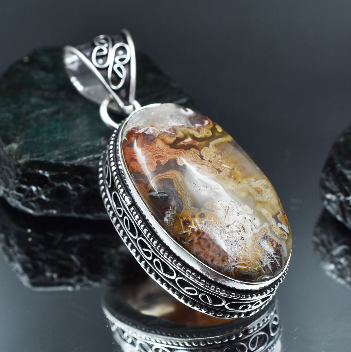 agate pendant for women