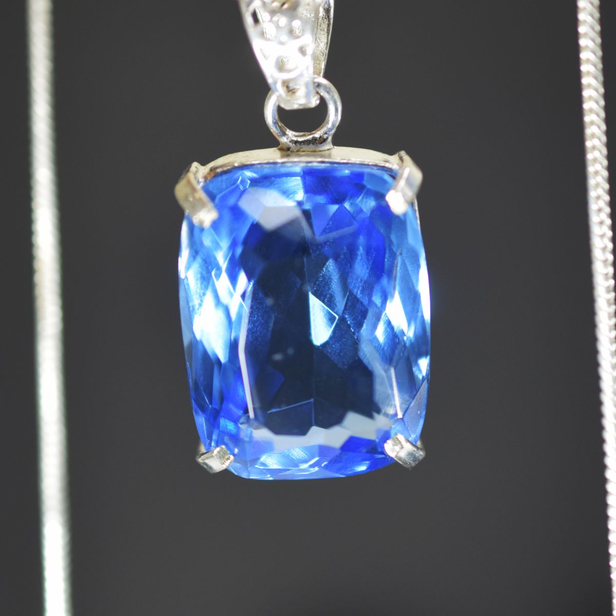 natural topaz pendant online