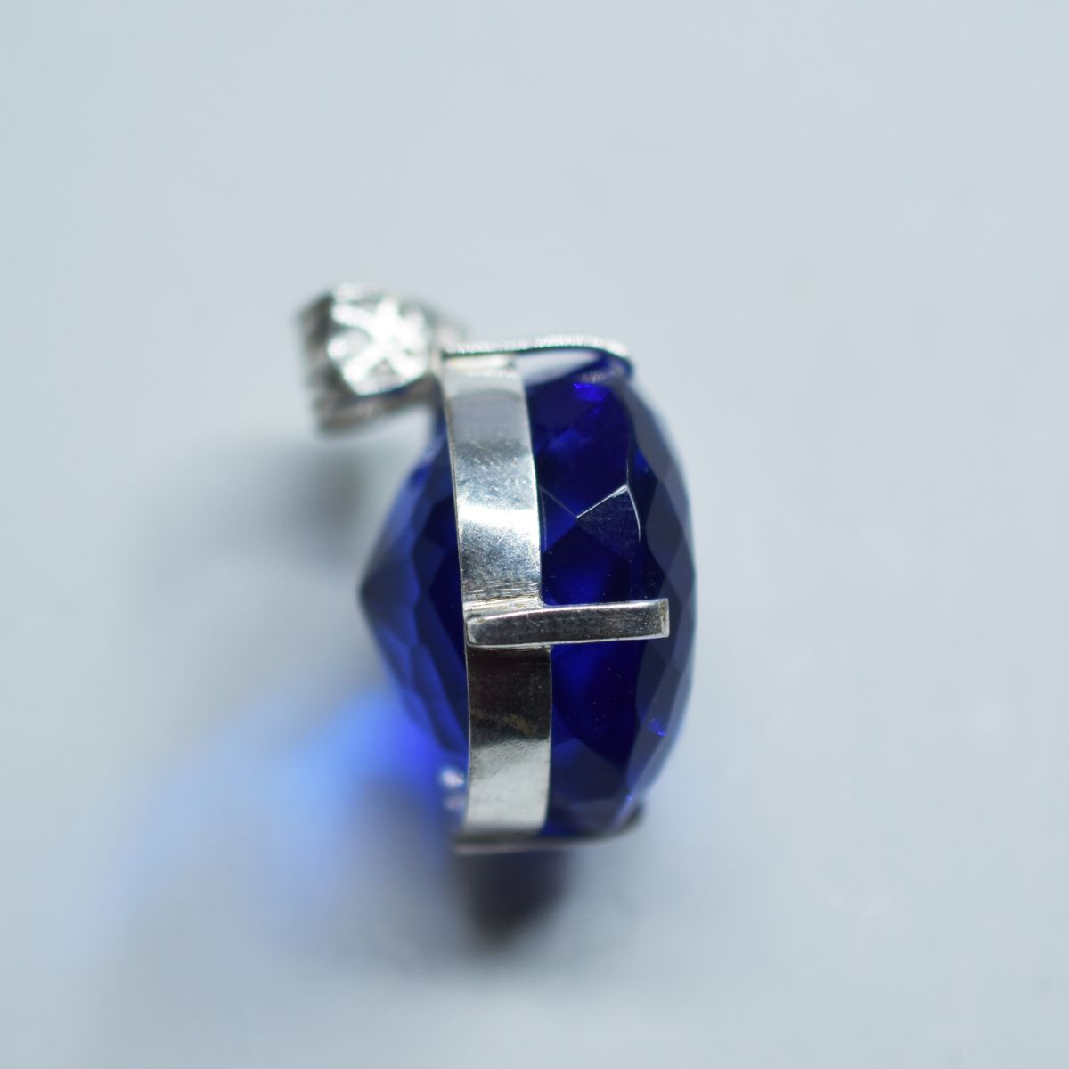 925 Sterling Silver Pendant Round Blue Topaz 95.05 Ct Lab Created Gemstone