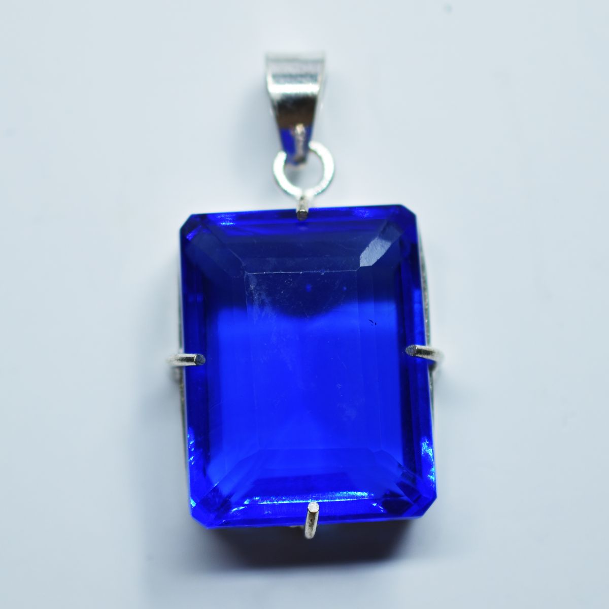 natural emerald pendant online