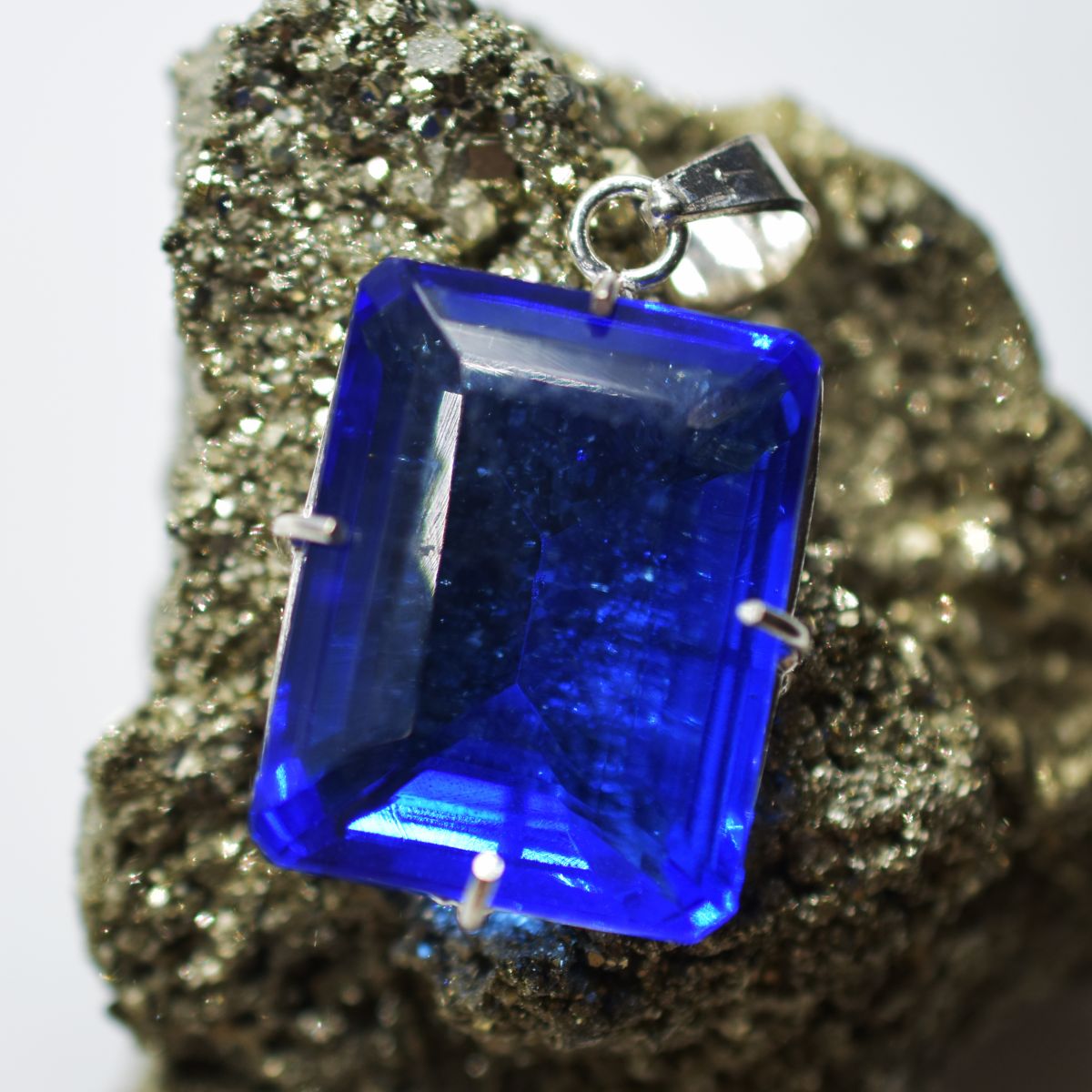 handmade emerald pendant