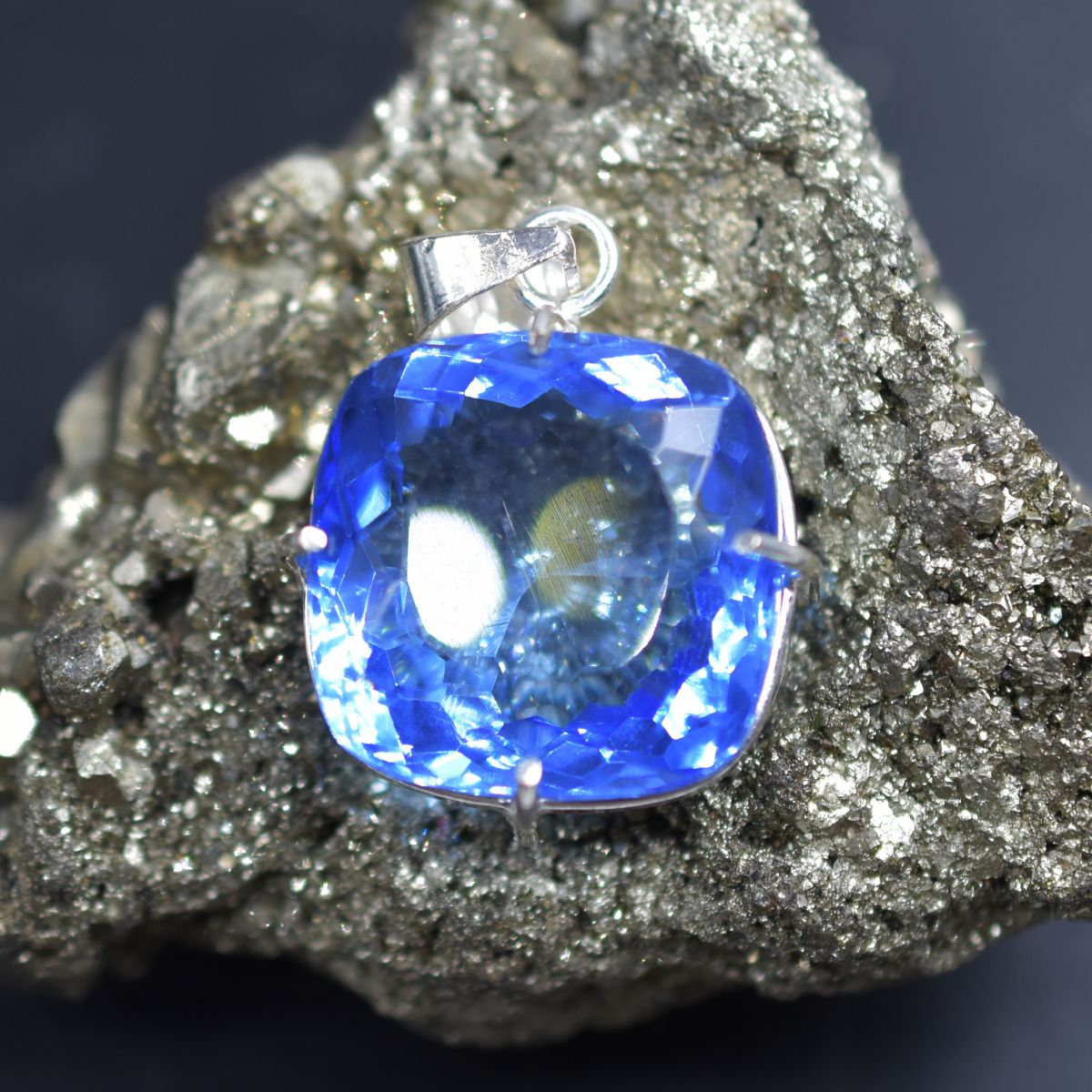 Blue Topaz Pendant 925 Sterling Silver Natural Cushion 85.55 Ct Gems CERTIFIED