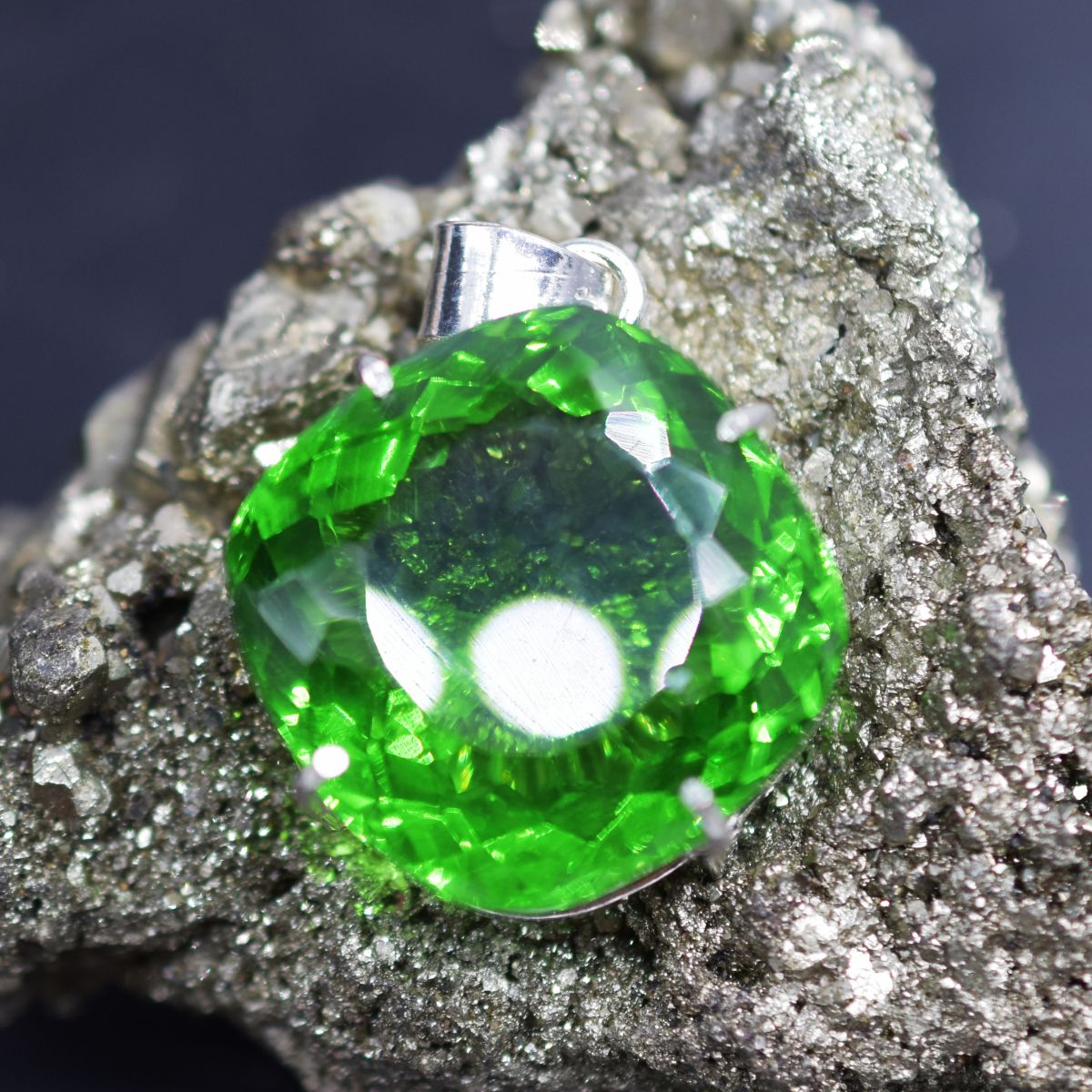 Certified 925 Sterling Silver Pendant Green Topaz Cushion 105.6 Ct Gems Natural