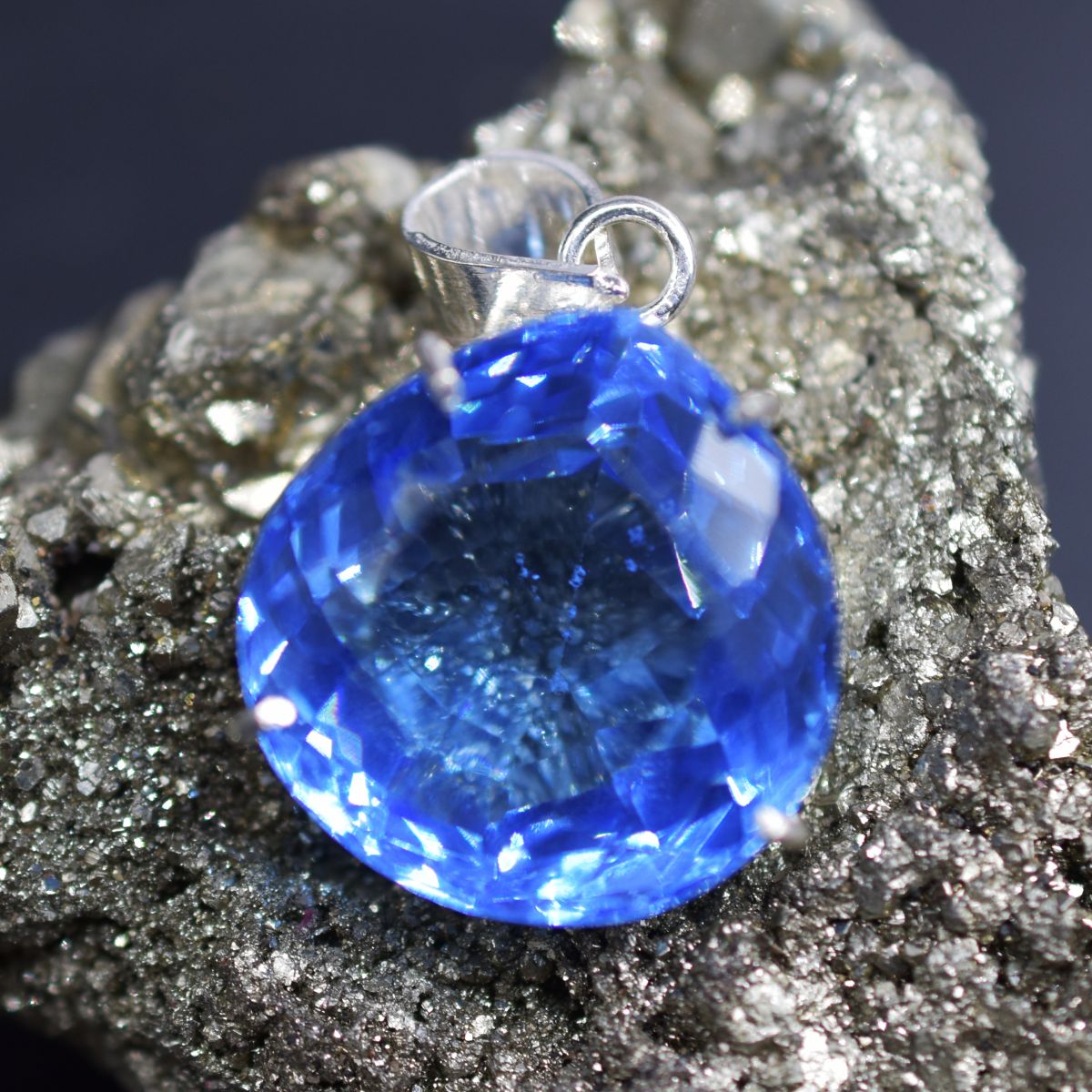 sterling silver topaz pendant