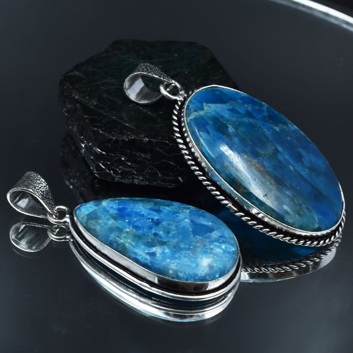 Apatite 112.80 Ct Oval-Pear 925 Silver Pendant Healing Stone CERTIFIED Gemstone