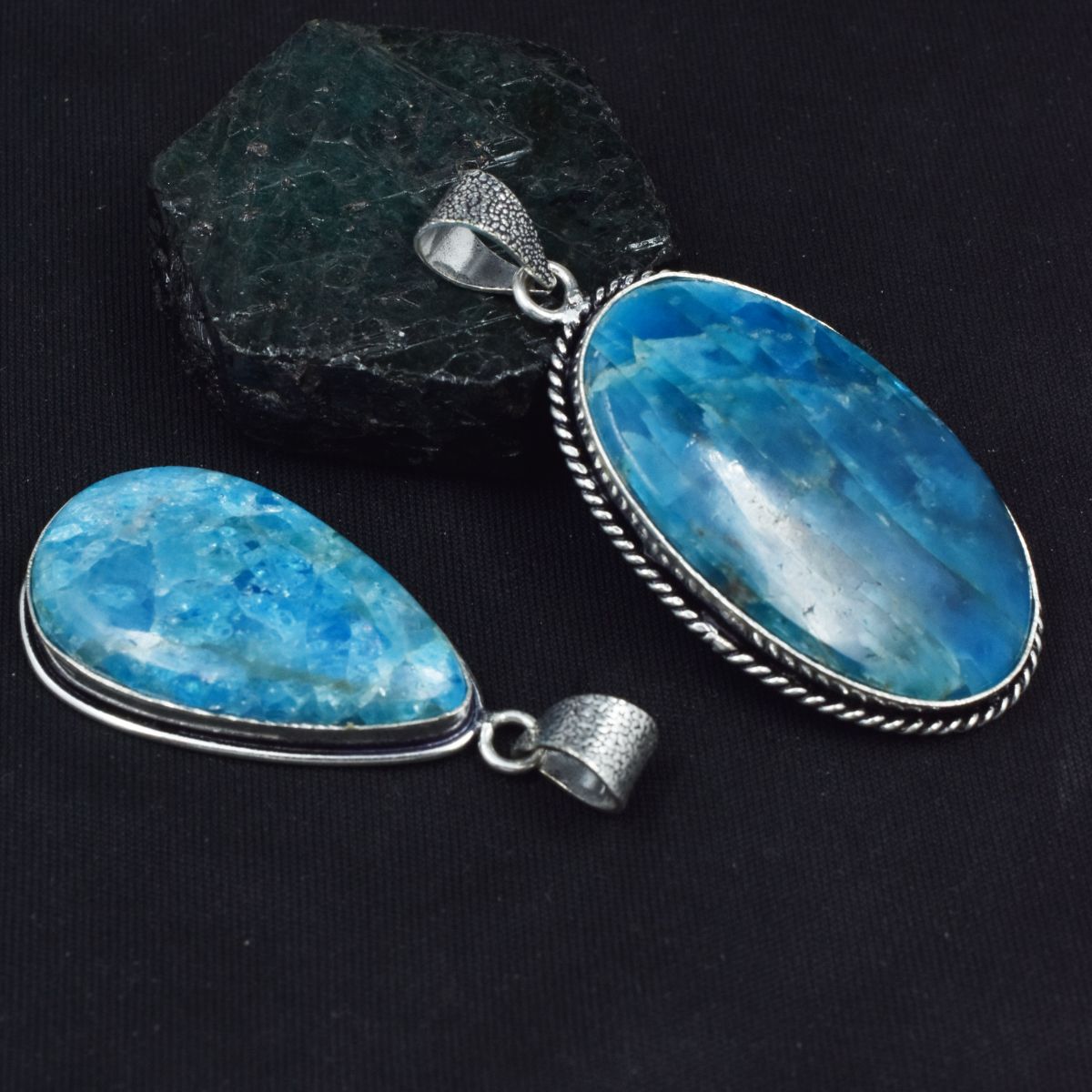 Apatite 112.80 Ct Oval-Pear 925 Silver Pendant Healing Stone CERTIFIED Gemstone
