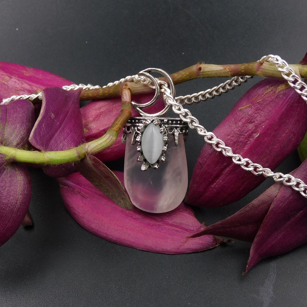 Beautiful Silver 925 Rose Quartz 118.45 Ct Fancy Pendant With Chain Lite Pink