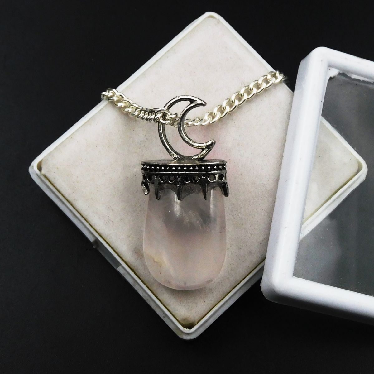 Beautiful Silver 925 Rose Quartz 118.45 Ct Fancy Pendant With Chain Lite Pink