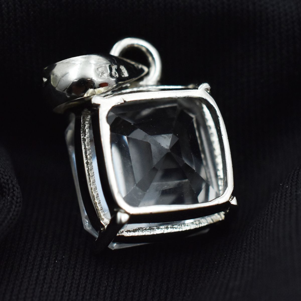 sapphire pendant for women