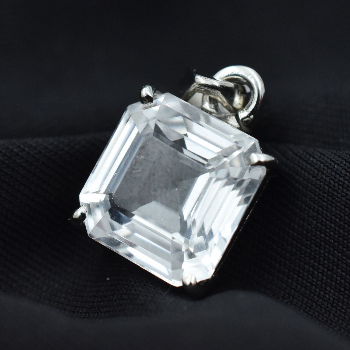 natural sapphire pendant