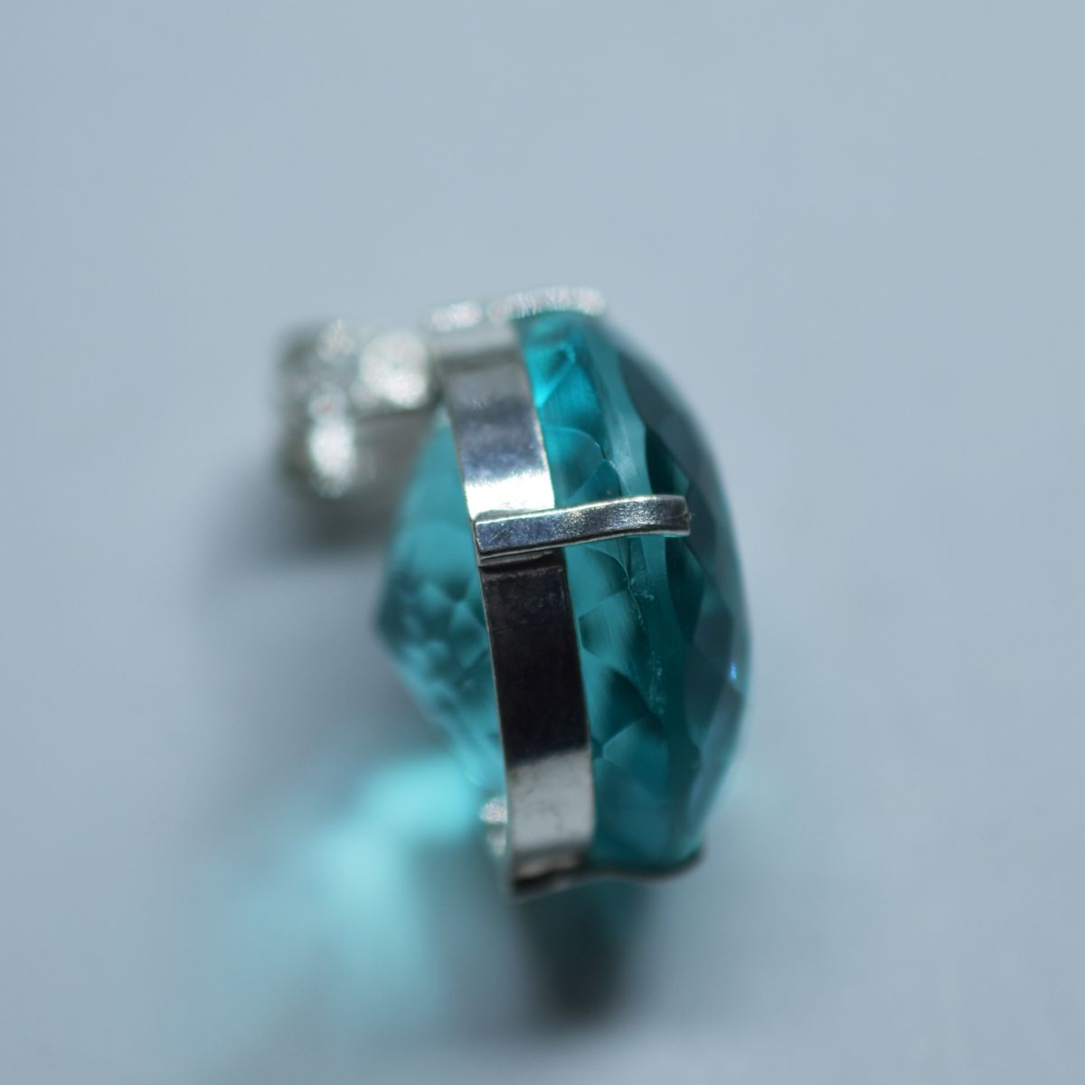 natural topaz pendant online