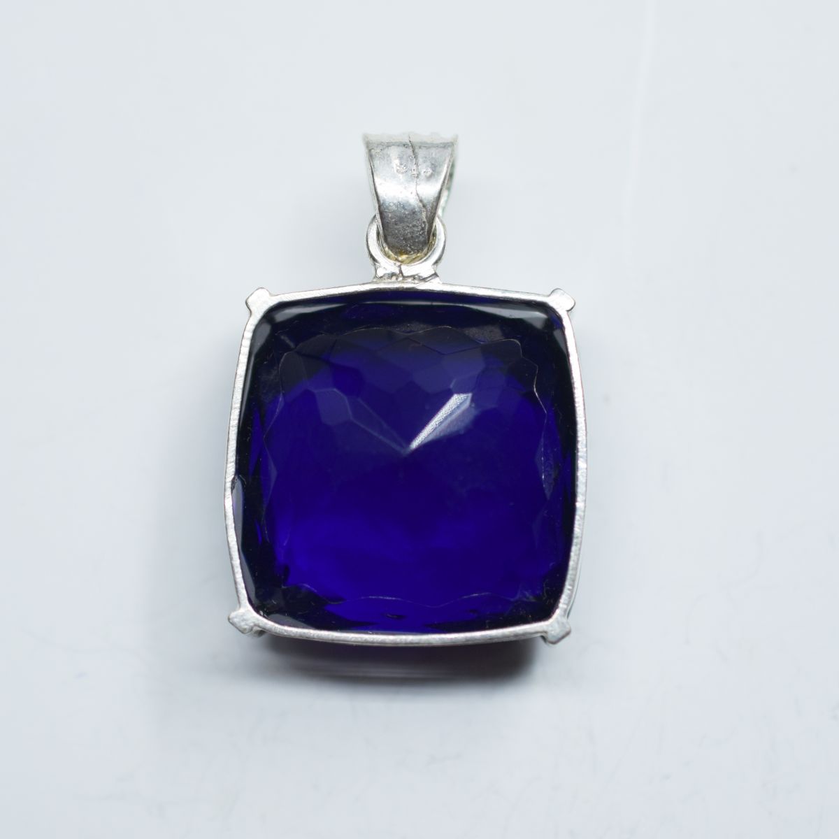 natural topaz pendant online