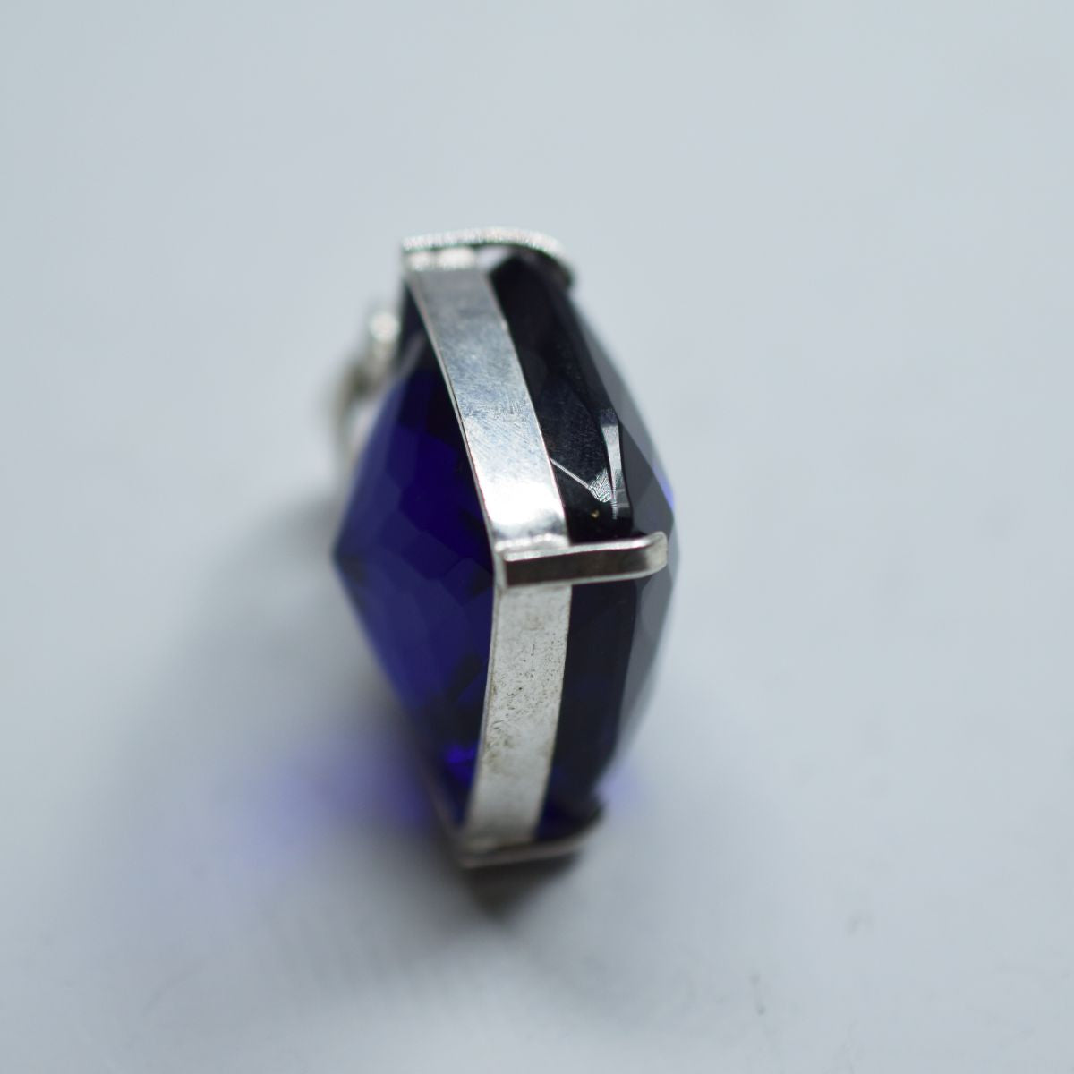 silver topaz pendant India