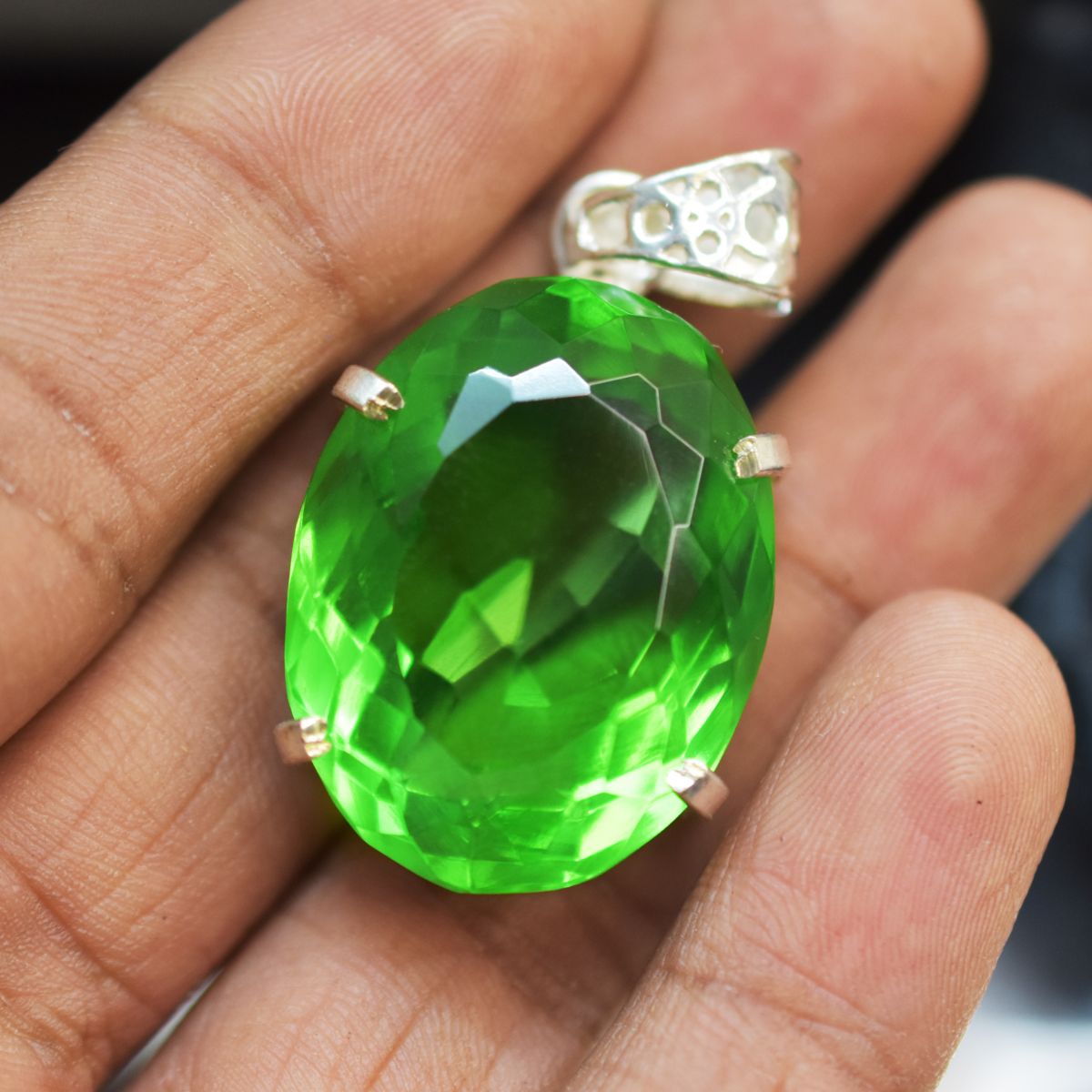 silver topaz pendant India