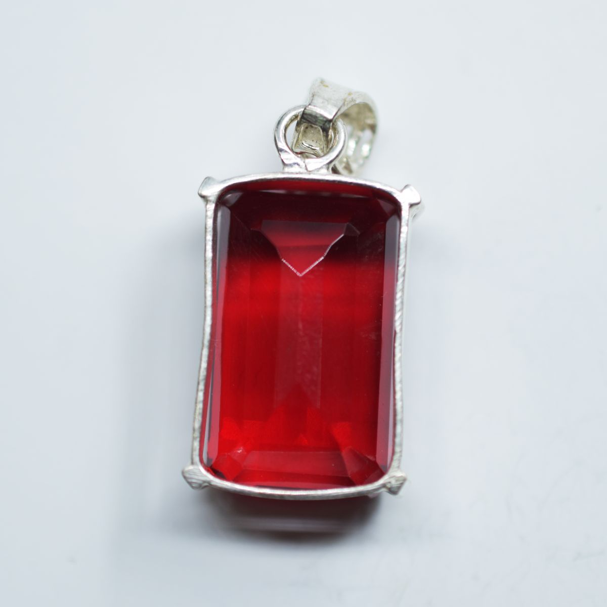 Beautiful Natural London Red Topaz Pendant Emerald 69Ct 925 Sterling Silver Gems