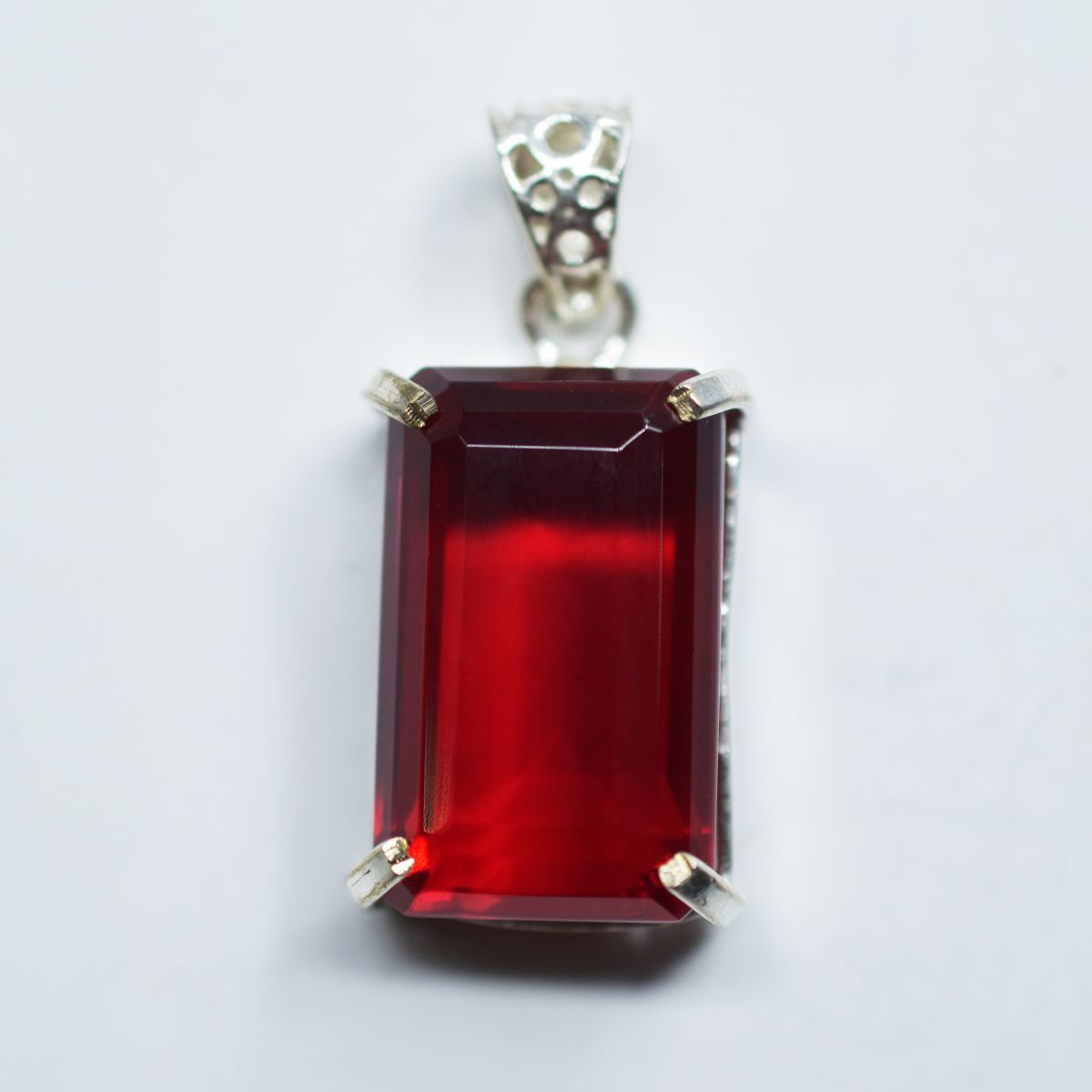 Beautiful Natural London Red Topaz Pendant Emerald 69Ct 925 Sterling Silver Gems