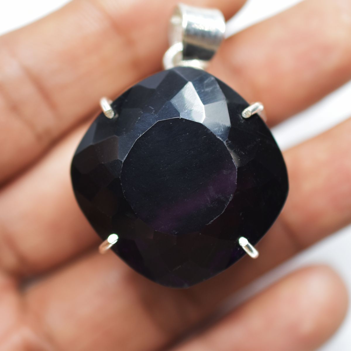 silver onyx pendant India