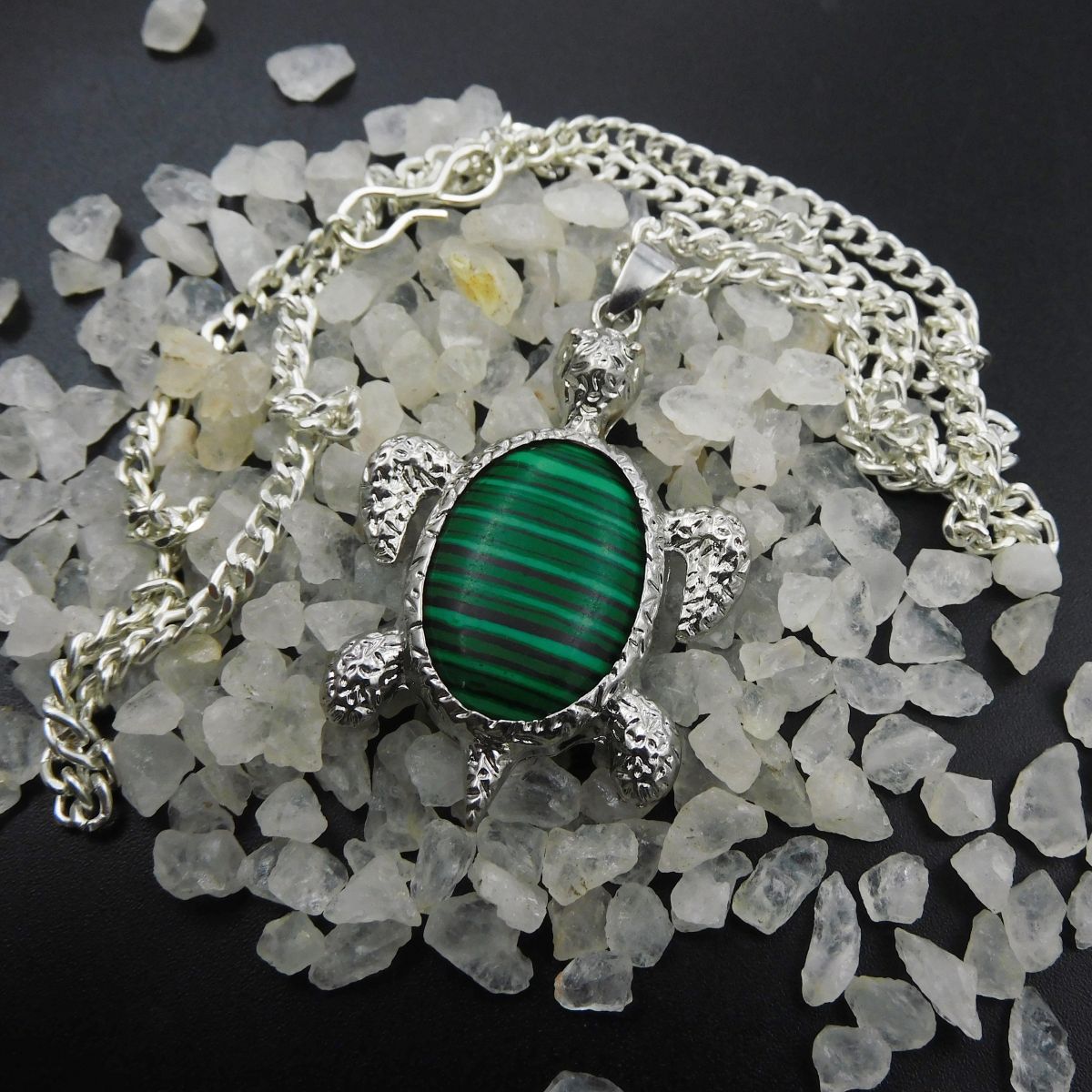 Silver 925 Beautiful Pendant With Chain 97.00 Ct Natural Turtle Fancy Green Jade