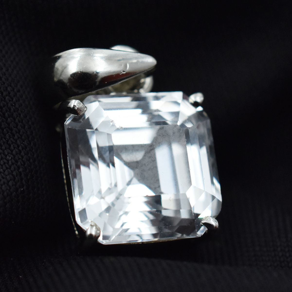 natural sapphire pendant