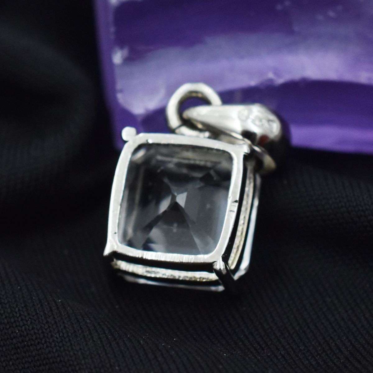 natural sapphire pendant online