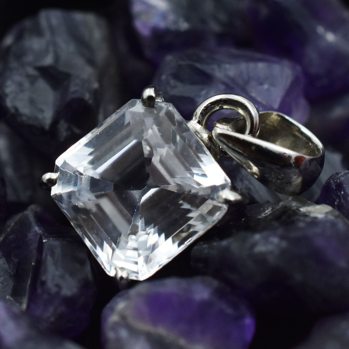 silver sapphire pendant India