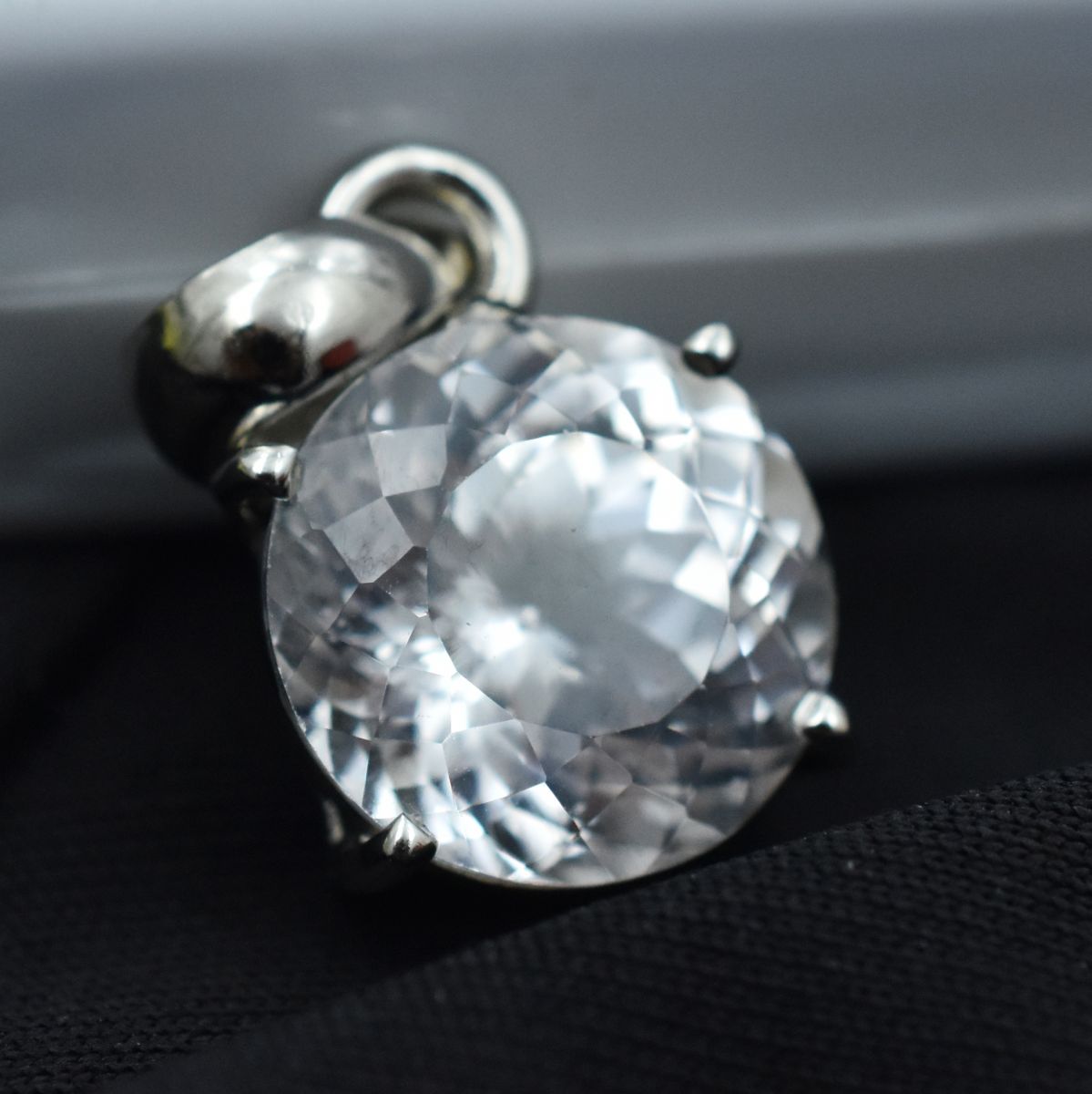 natural sapphire pendant
