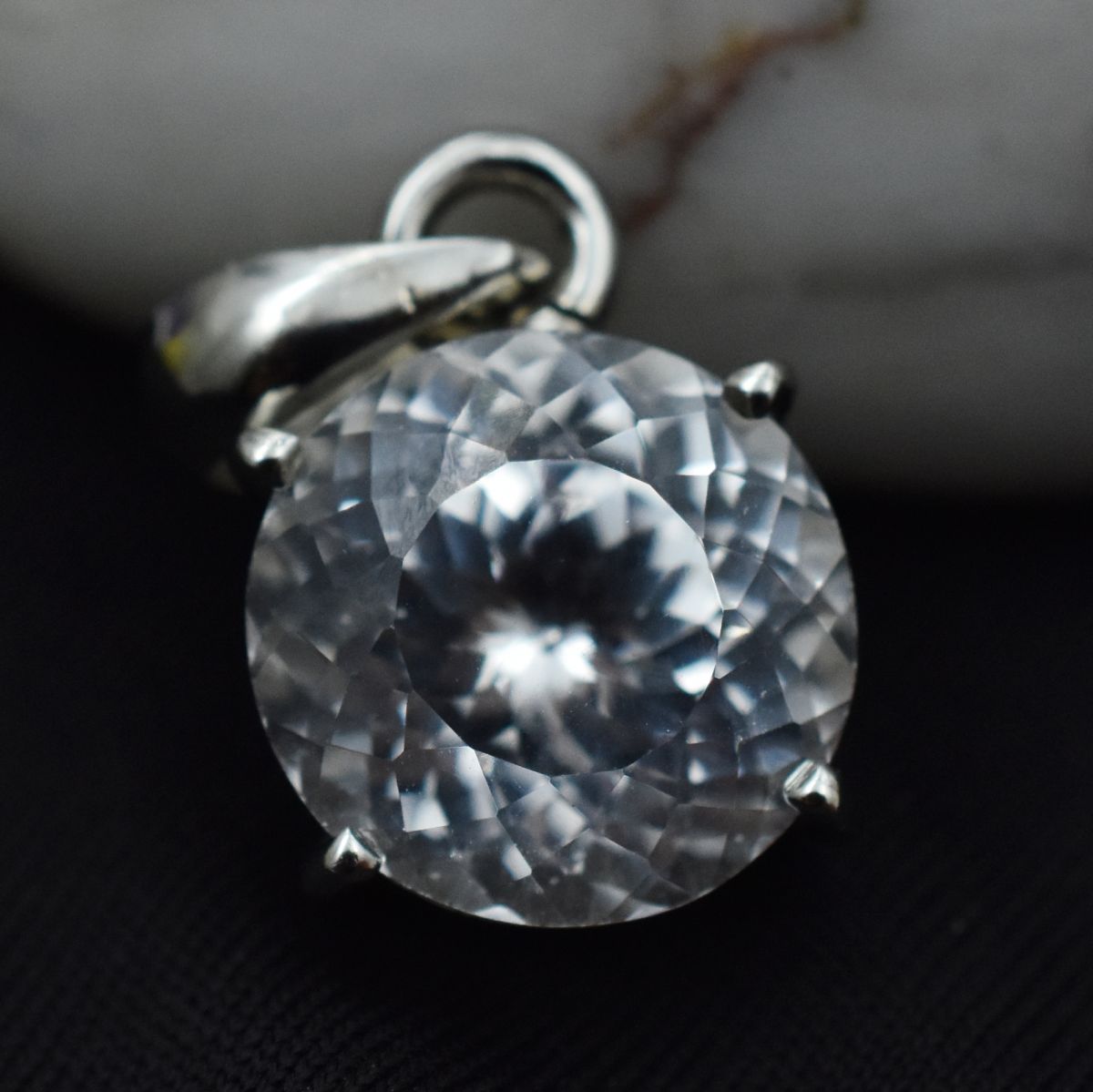 silver sapphire pendant India