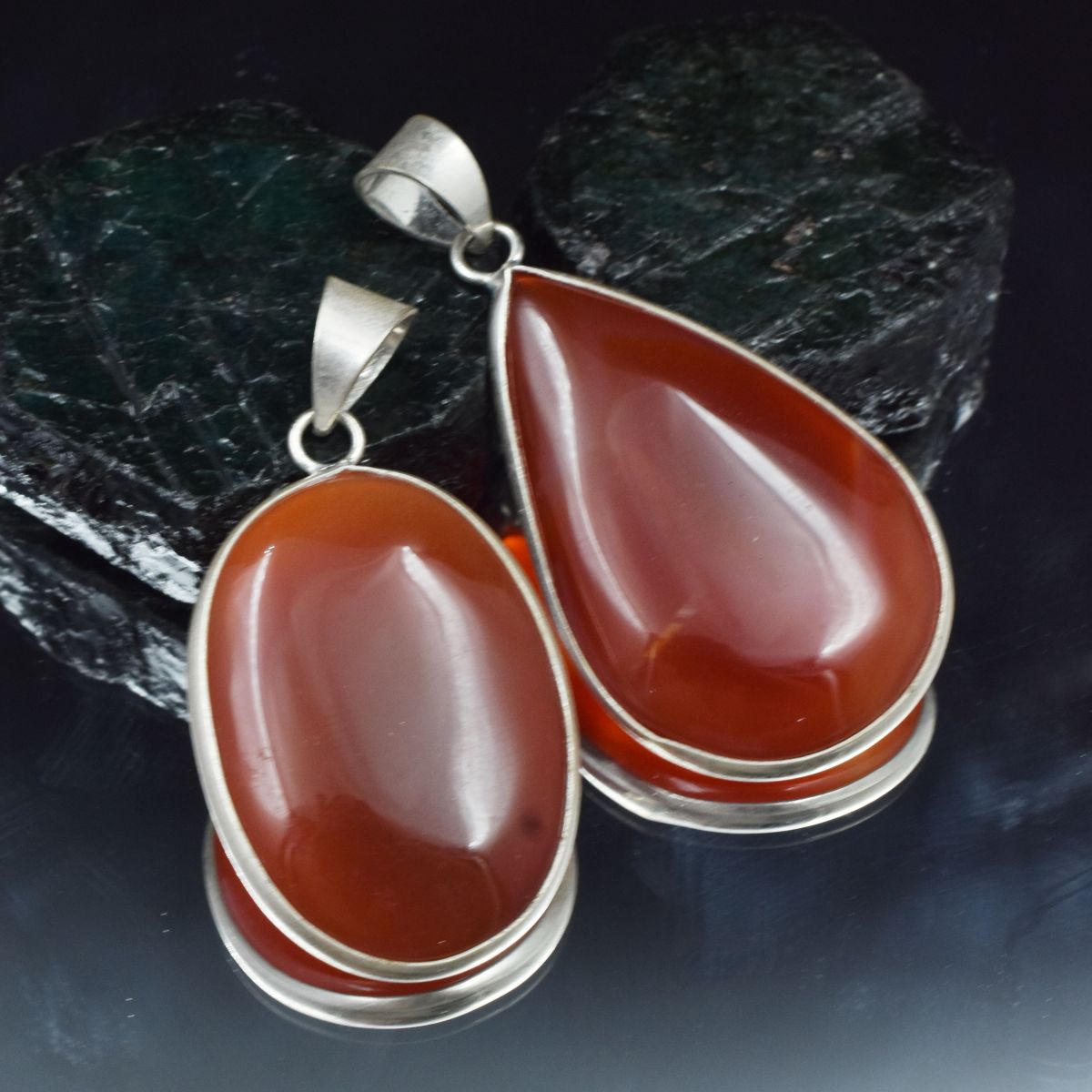 silver onyx pendant India