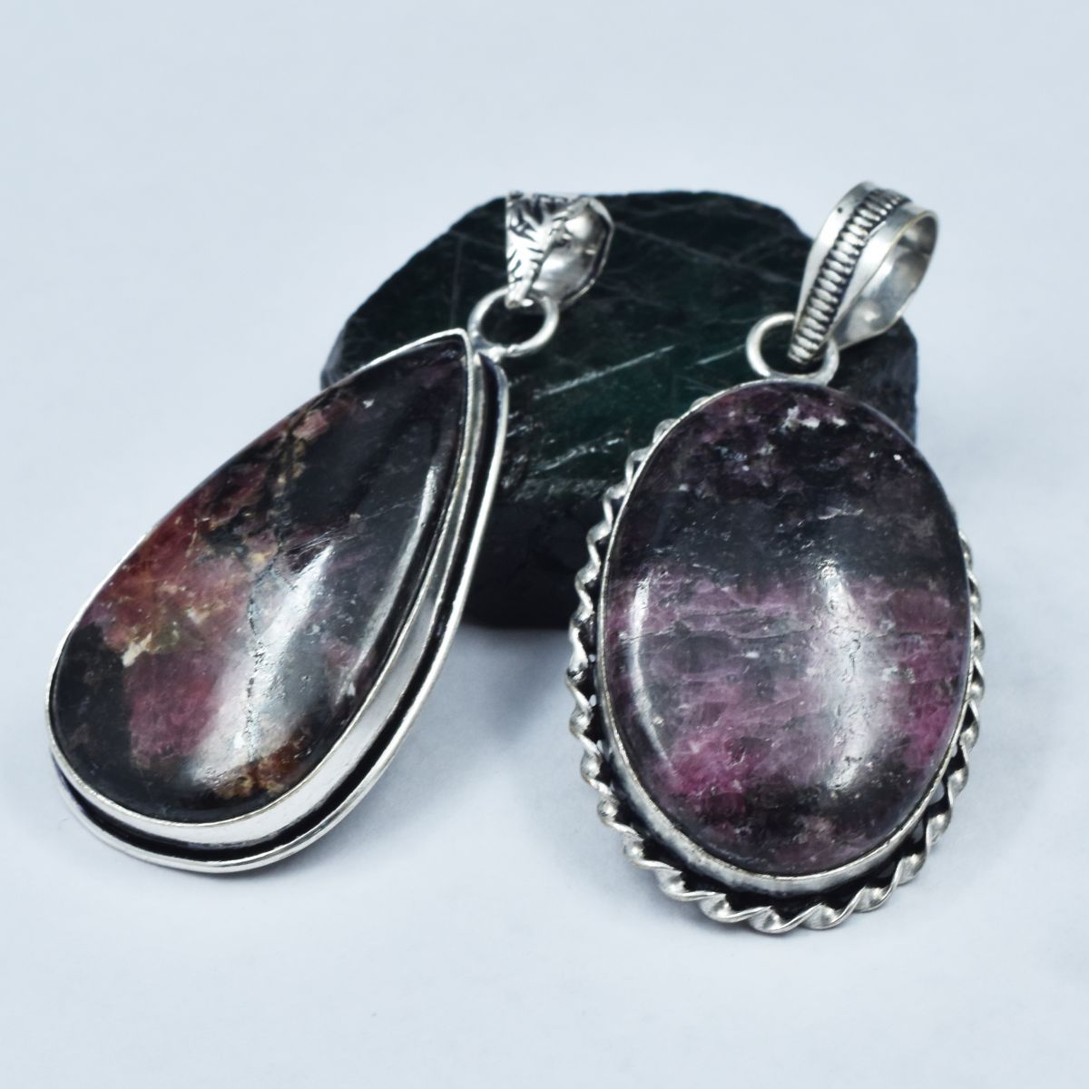 CERTIFIED 134.40 Ct Oval-Pear Rhodonite Natural Gems 925 Sterling Silver Pendant