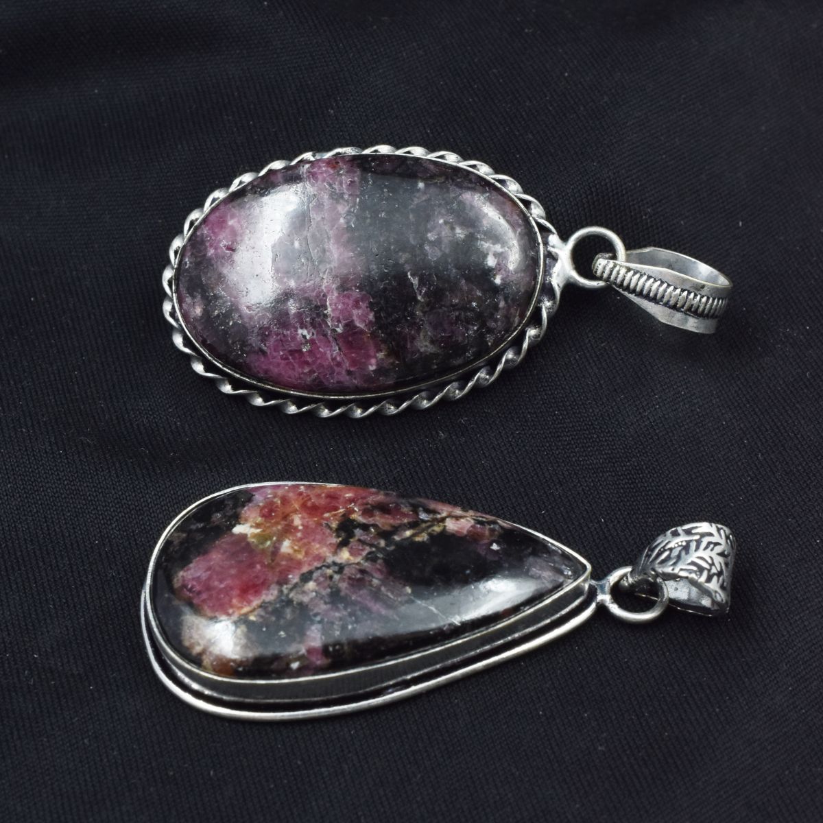 CERTIFIED 134.40 Ct Oval-Pear Rhodonite Natural Gems 925 Sterling Silver Pendant