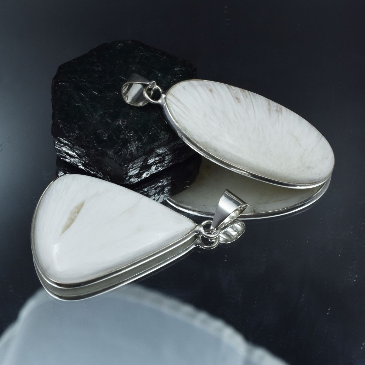 silver gemstone pendant India