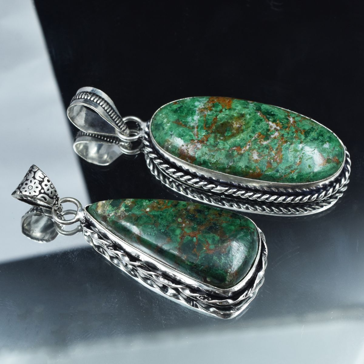 silver gemstone pendant India