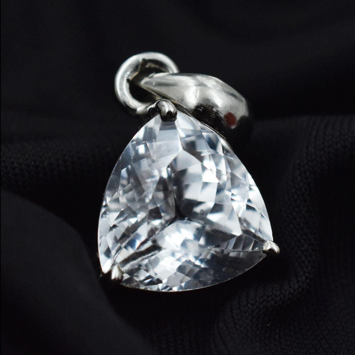natural sapphire pendant online