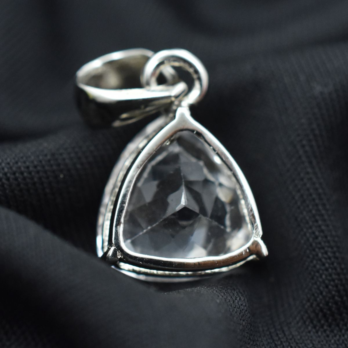 silver sapphire pendant India